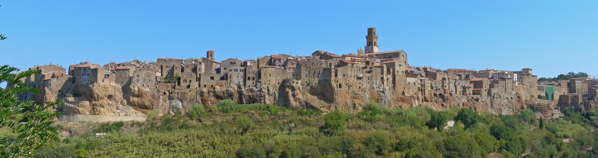 Pitigliano - Panorama agosto 2007 - new 2015