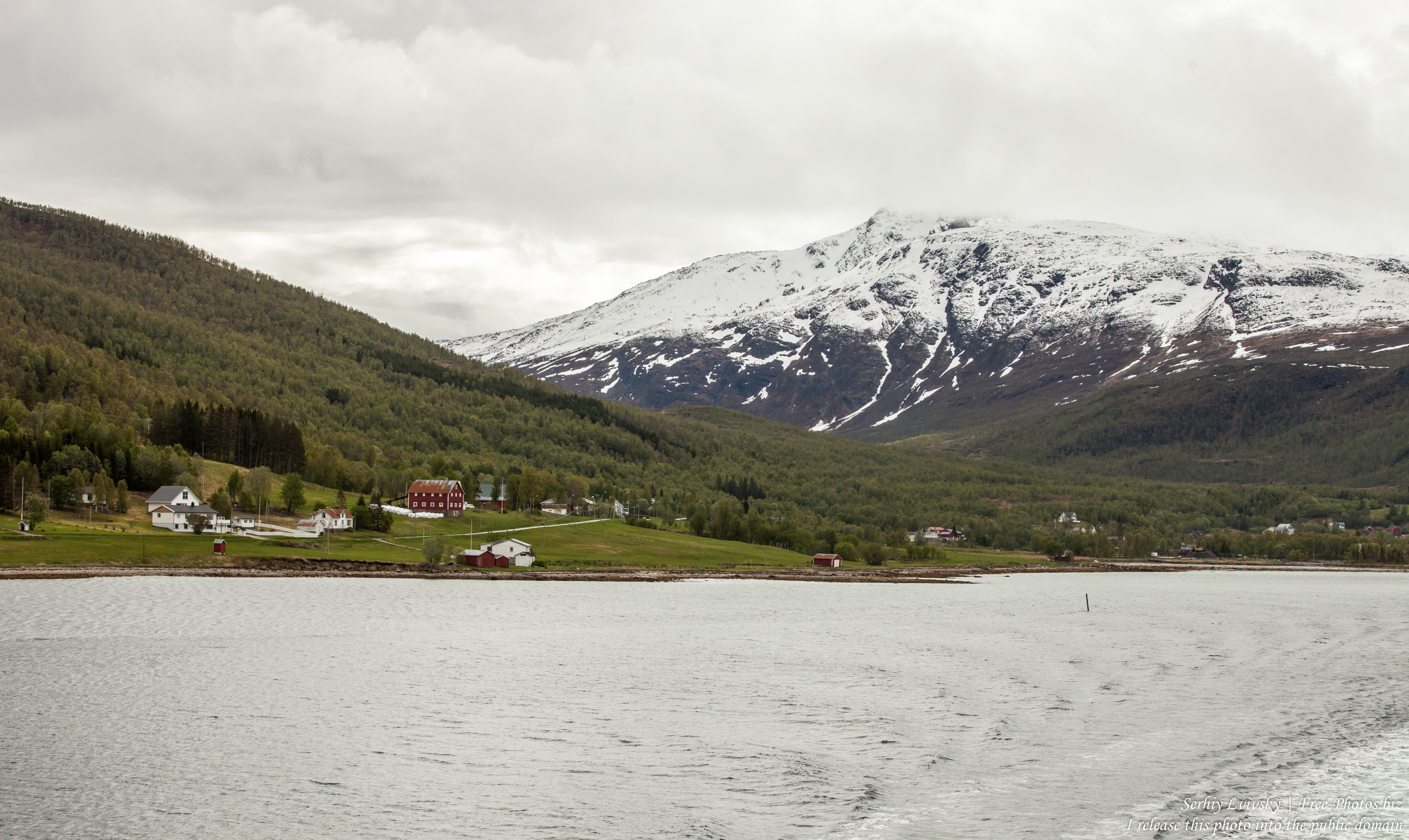 way between Finnsnes and Tromso, Norway, photographed in June 2018 by Serhiy Lvivsky, picture 7