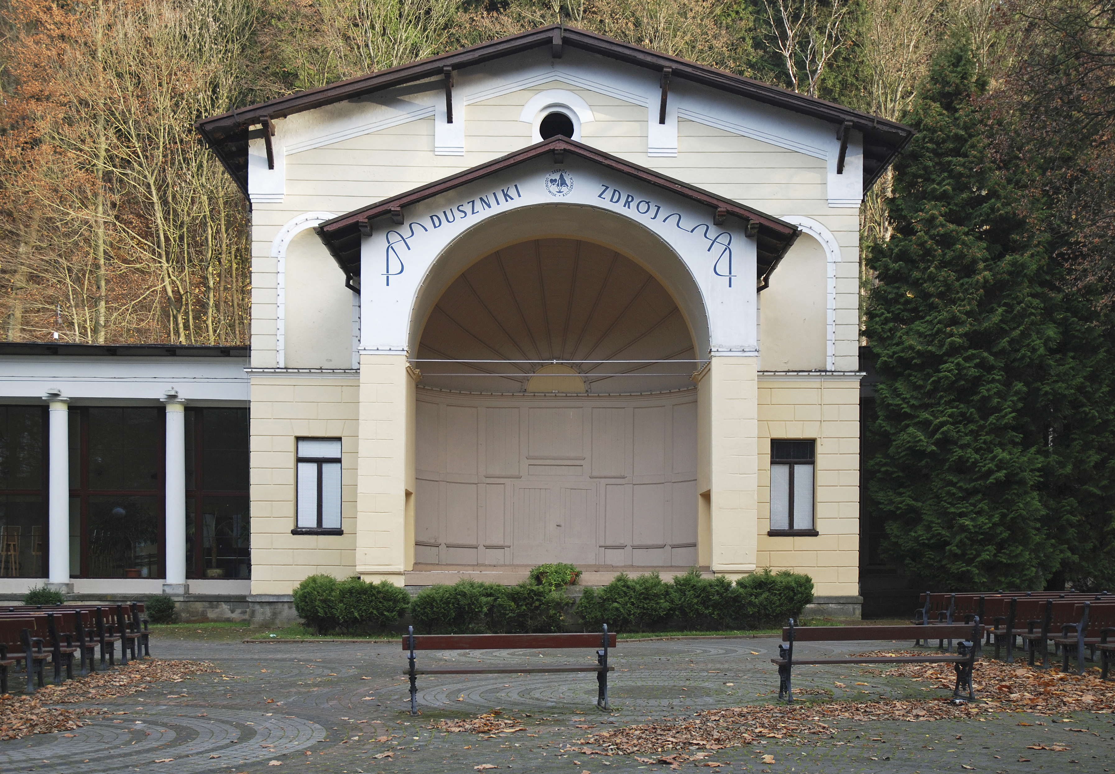 2013 Duszniki-Zdrój, park zdrojowy 03