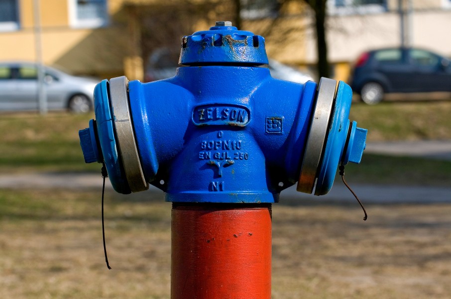 Hidrante de agua, Gniezno, Polonia, 2012-04-06, DD 02