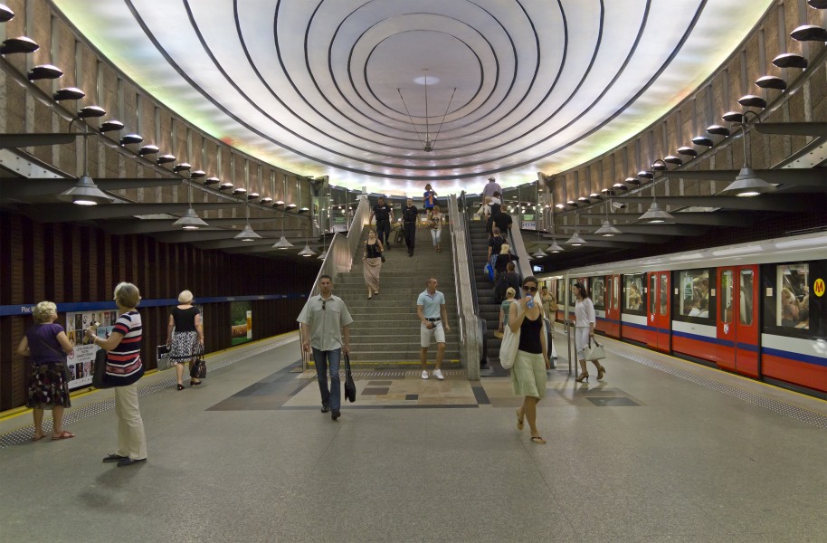 Warsaw 07-13 img37 Plac Wilsona metro