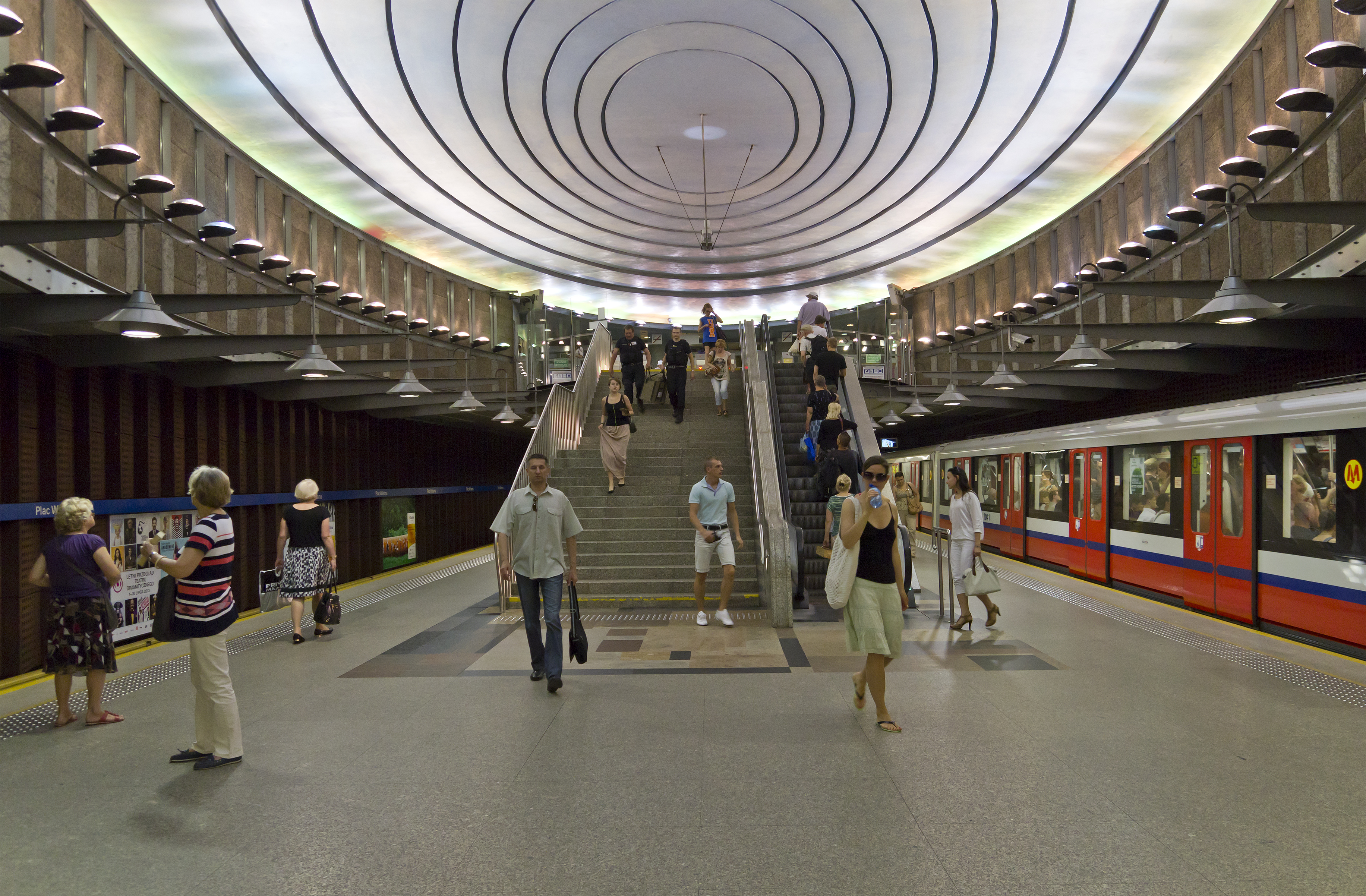 Warsaw 07-13 img37 Plac Wilsona metro