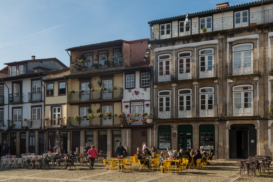 Guimaraes Portugal Praça da Oliveira-01
