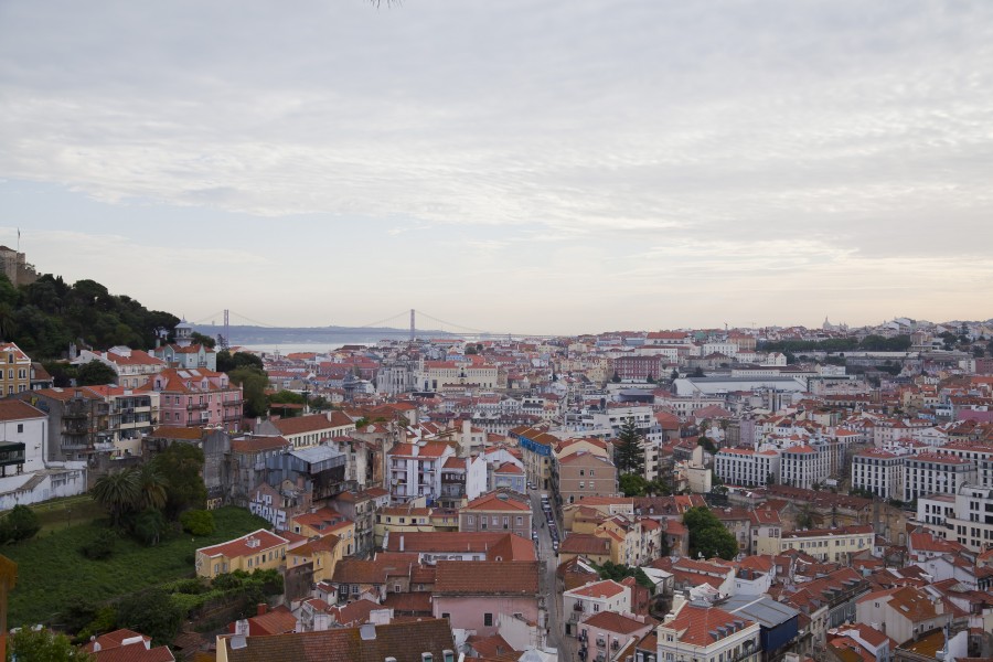 Vistas de Lisboa desde Miradouro da Graça, Portugal, 2012-05-12, DD 05