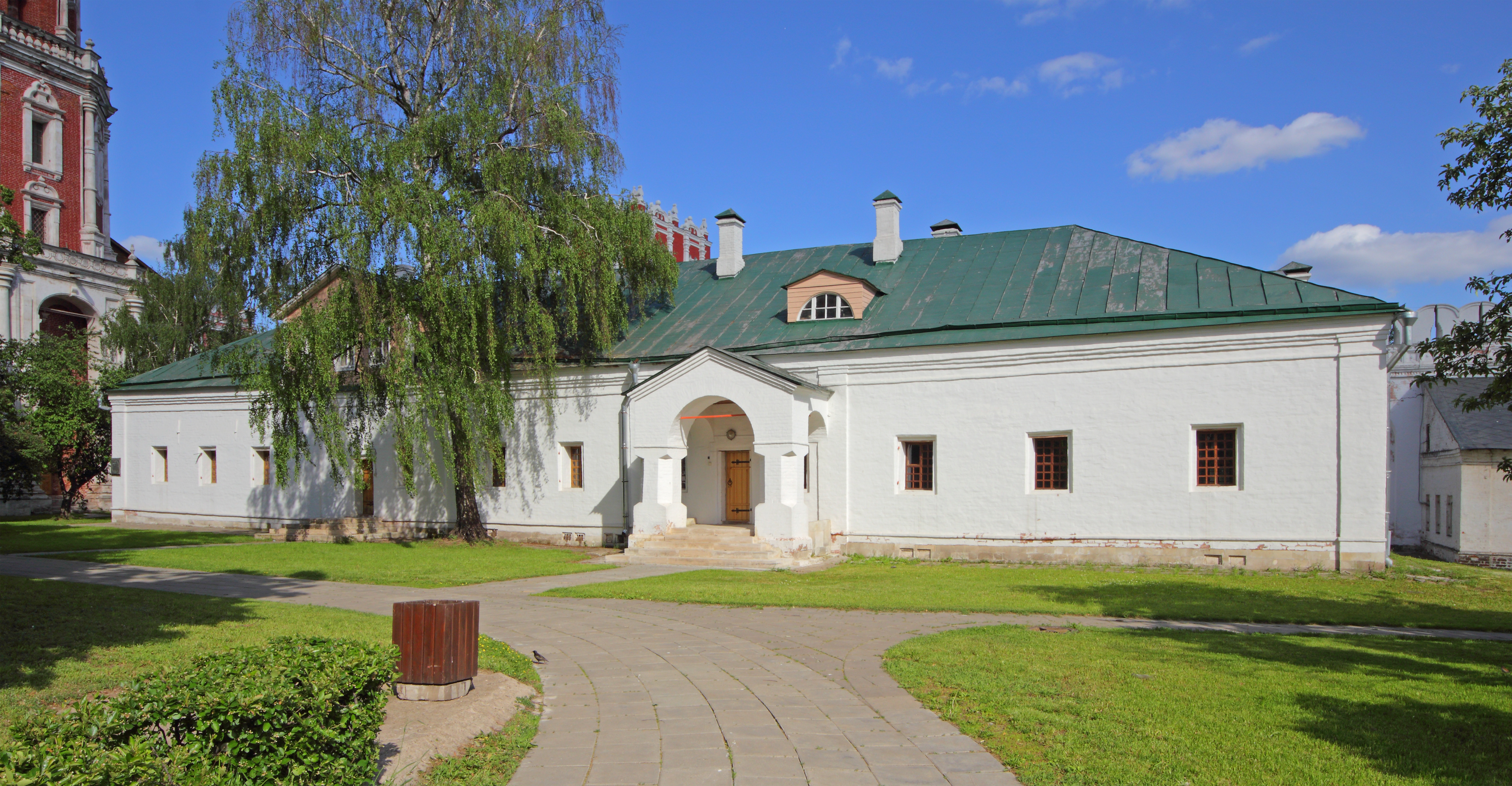 Moscow 05-2012 Novodevichy 15