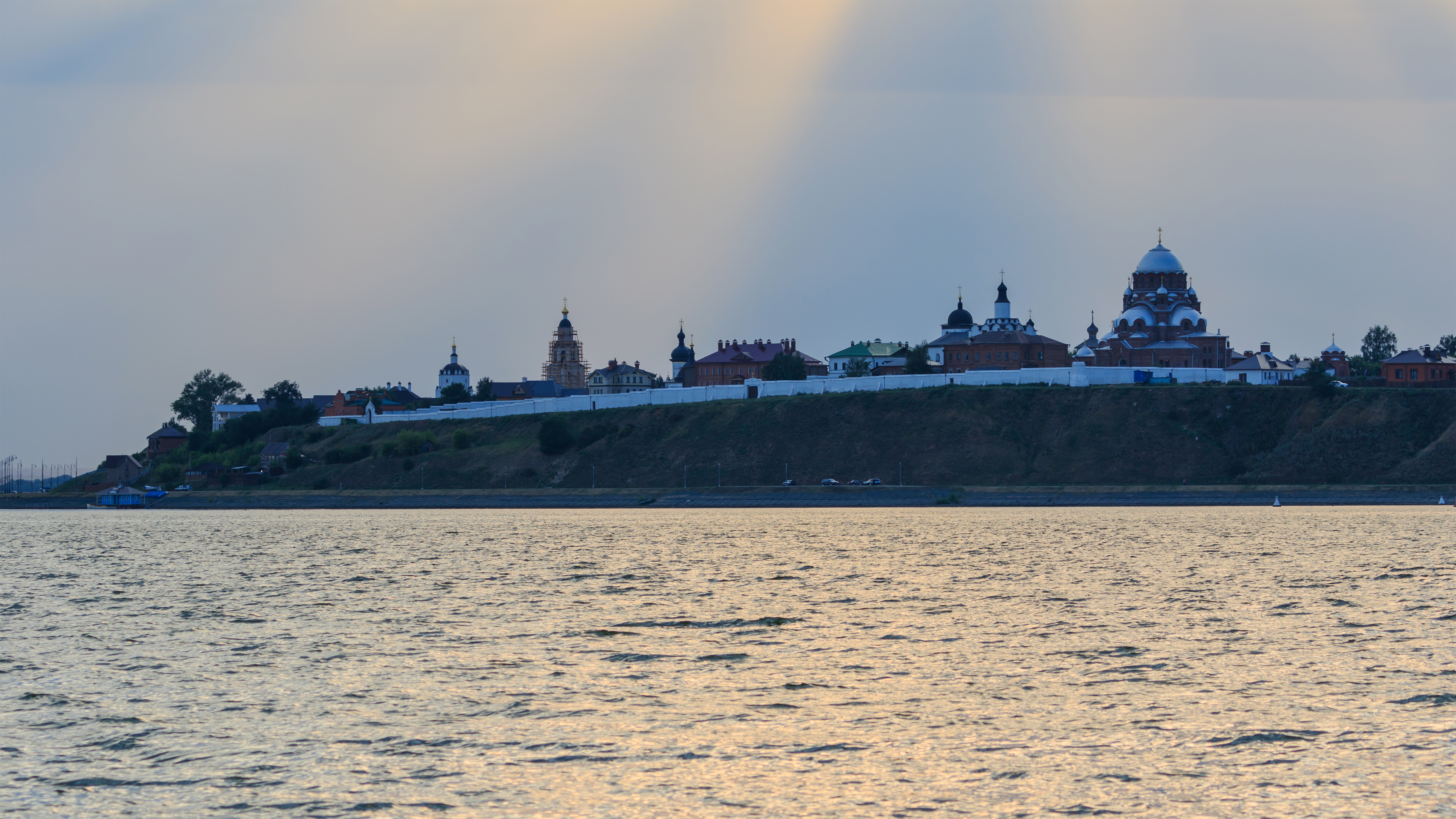 Sviyazhsk View from Petropavlovskaya Sloboda 08-2016 img2