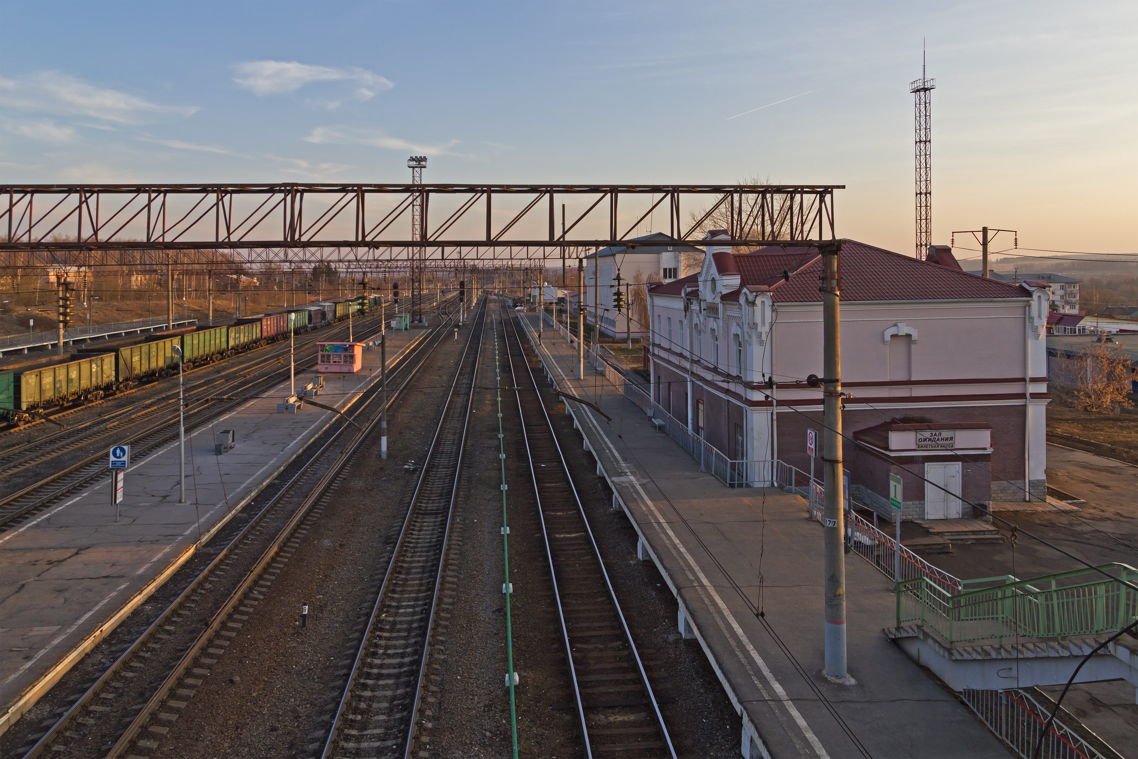 Uzunovo station (MosOblast) 03-2014 img04