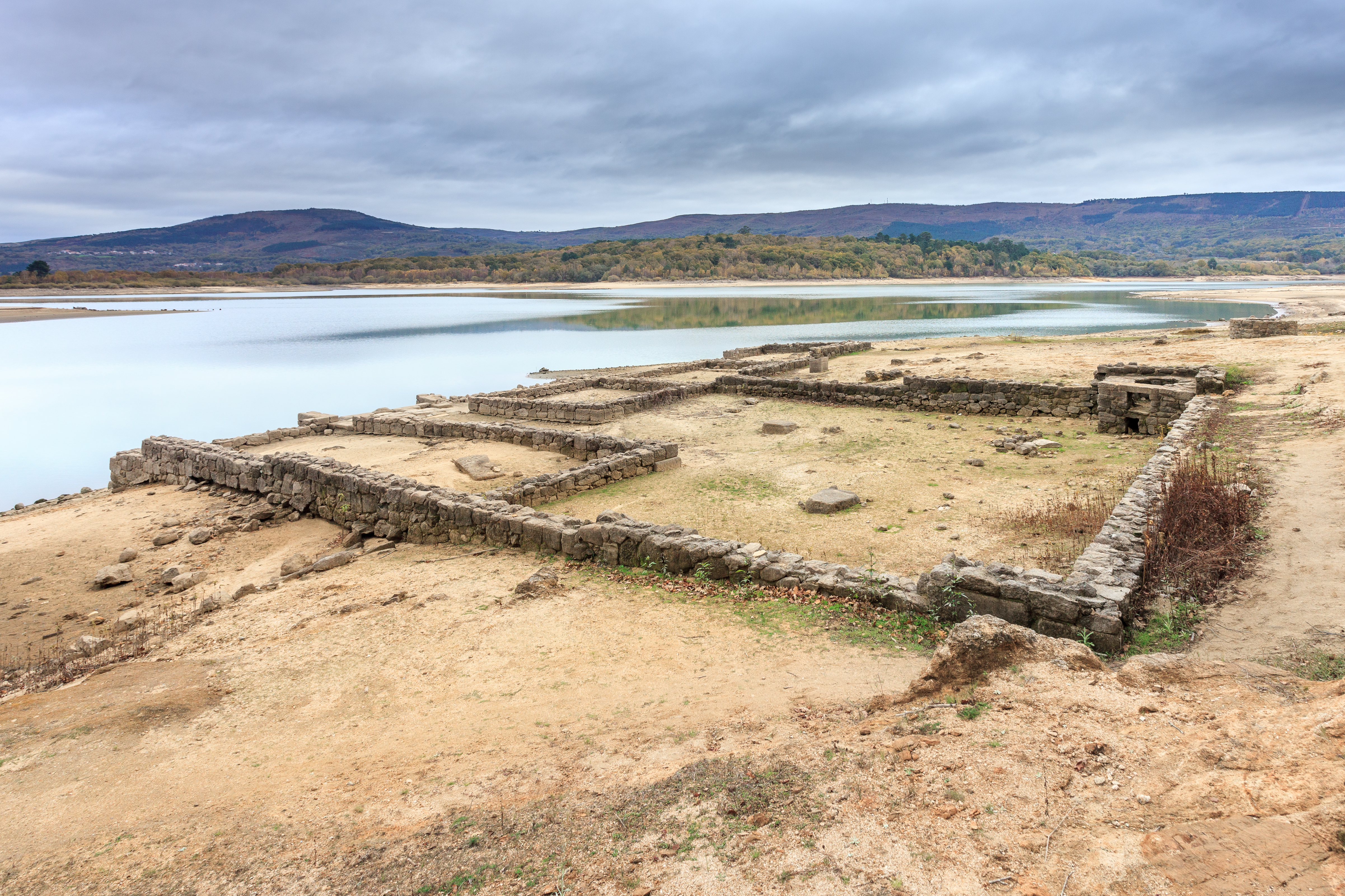 2015. Ruínas. Domus en Aquis Querquennis. Bande. Galiza