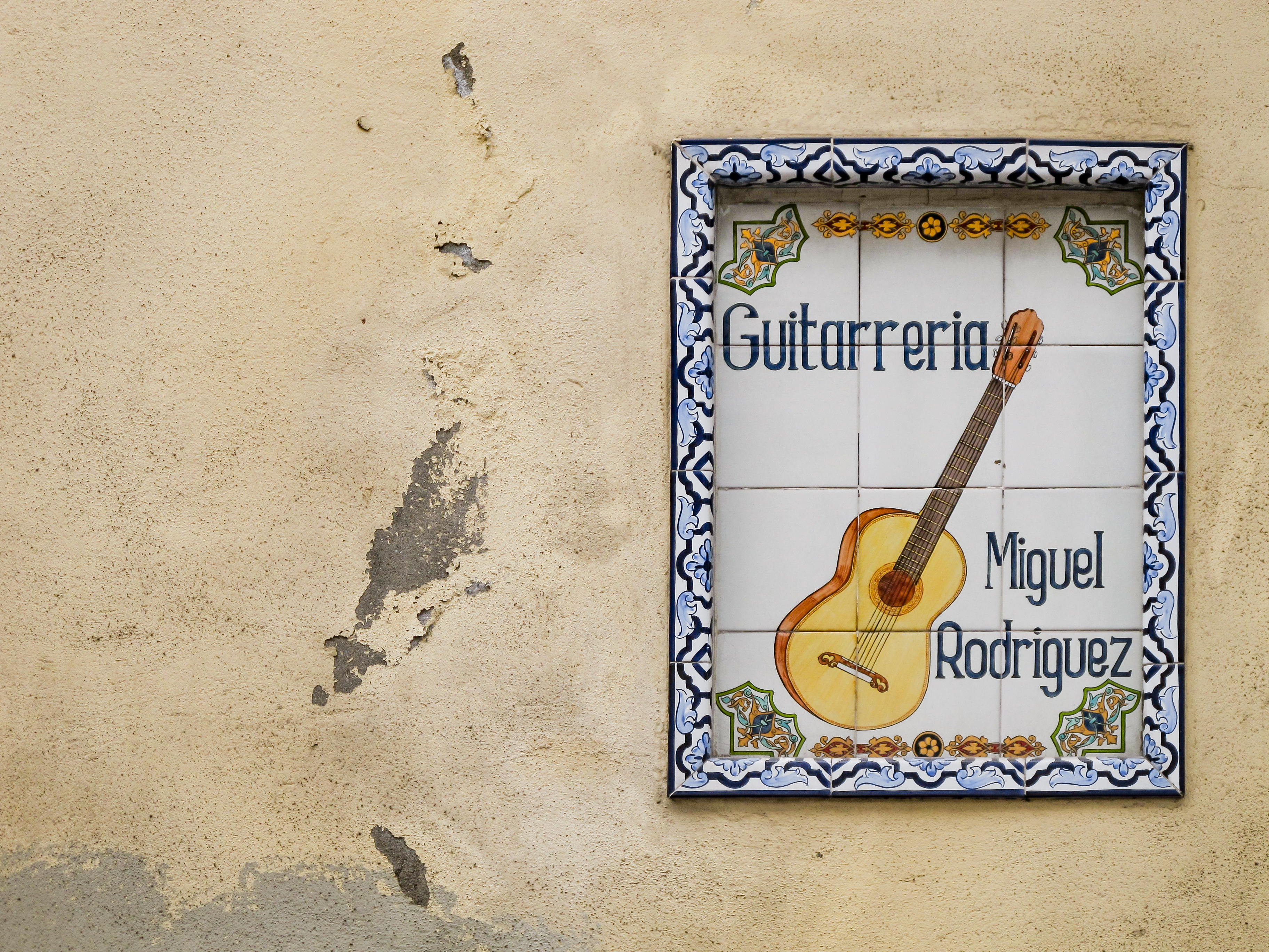 Córdoba Spain Guitarreria-Miguel-Rodriguez-01