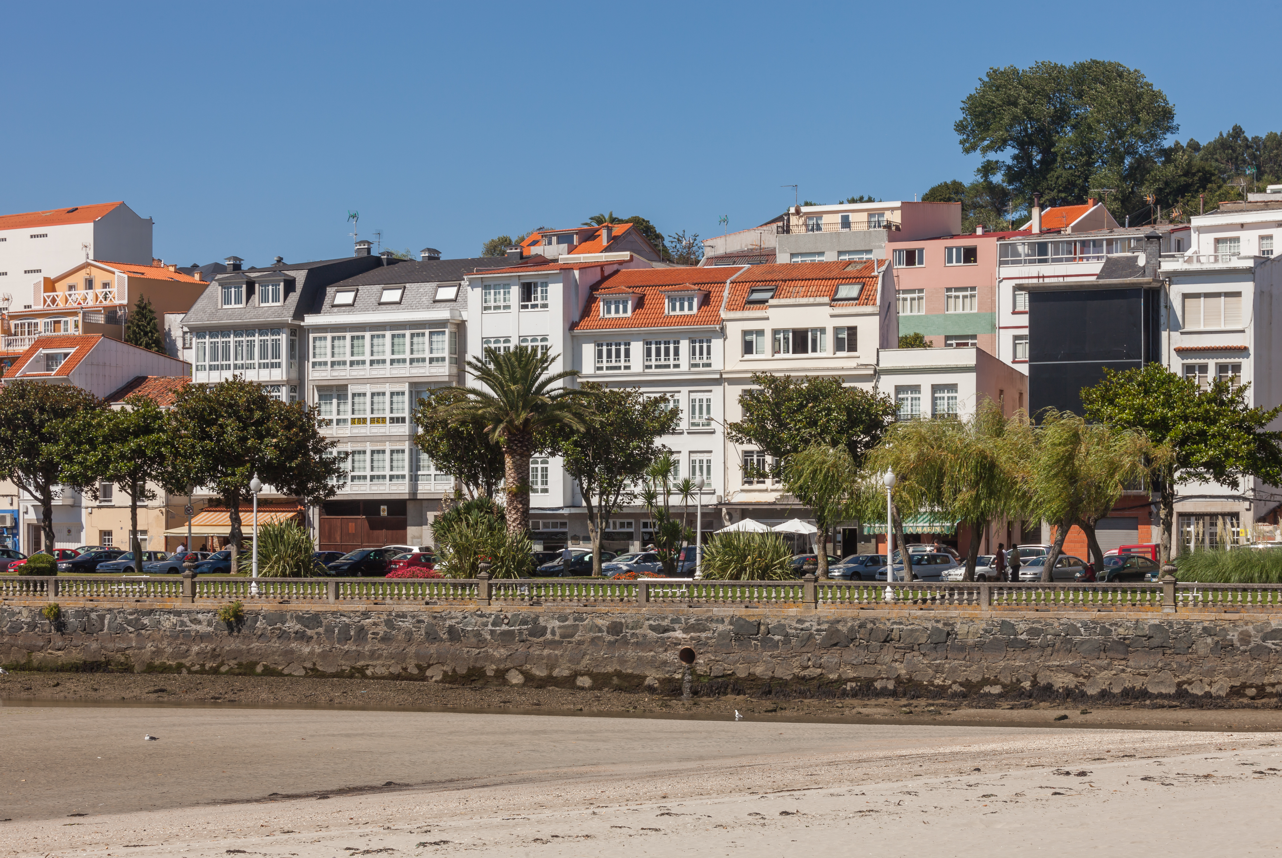 Edificios residenciais en Cedeira. Galiza C05