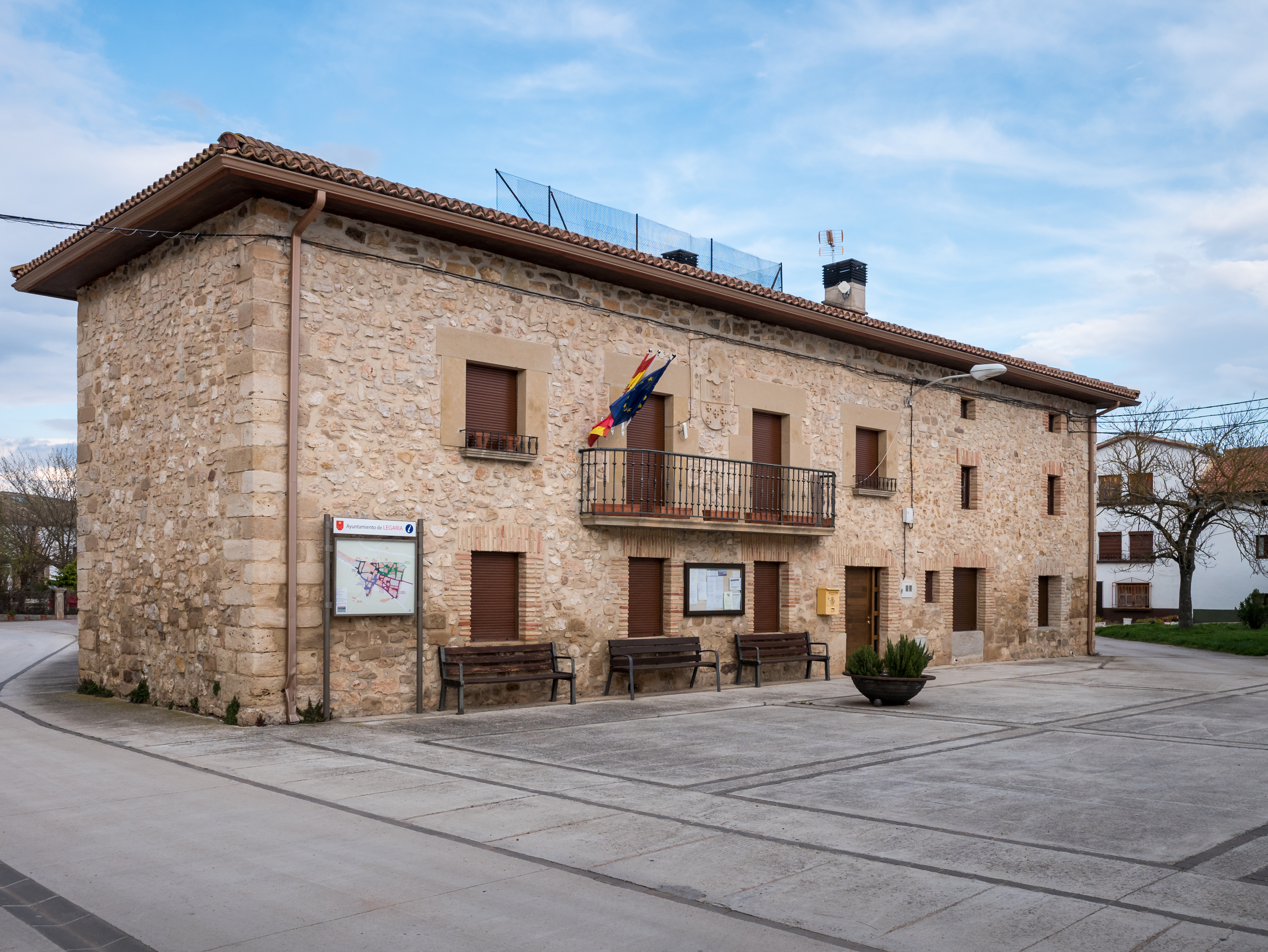 Legaria - Ayuntamiento 01