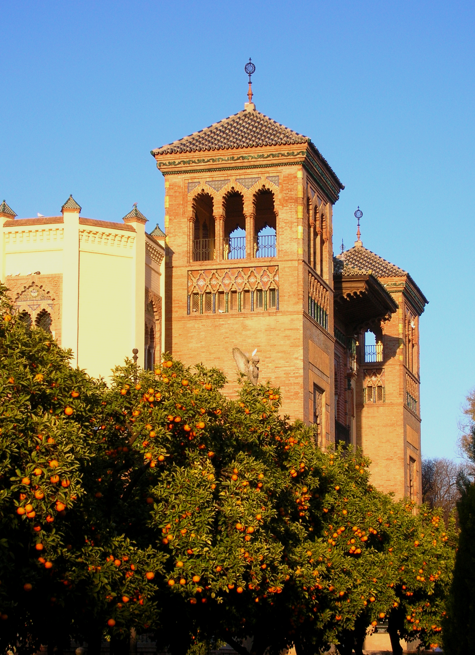 Pabellon Mudejar naranjas
