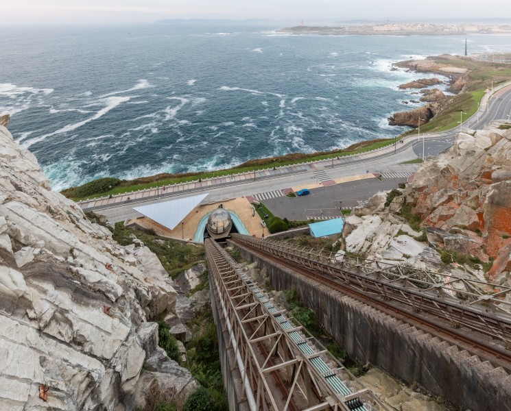 Ascensor del Monte de San Pedro, La Coruña, España, 2015-09-25, DD 133-135 HDR