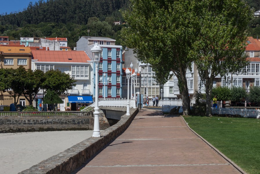 Edificios residenciais en Cedeira. Galiza C06