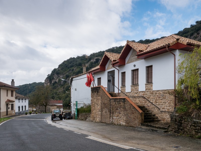 Lana - Galbarra - Casa Consitorial 01