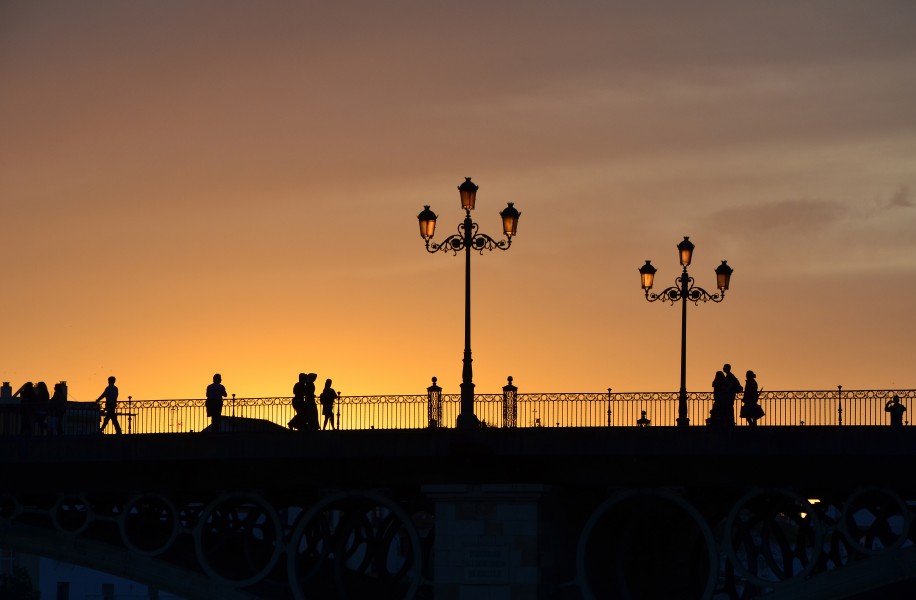 Puente de Triana anochecer
