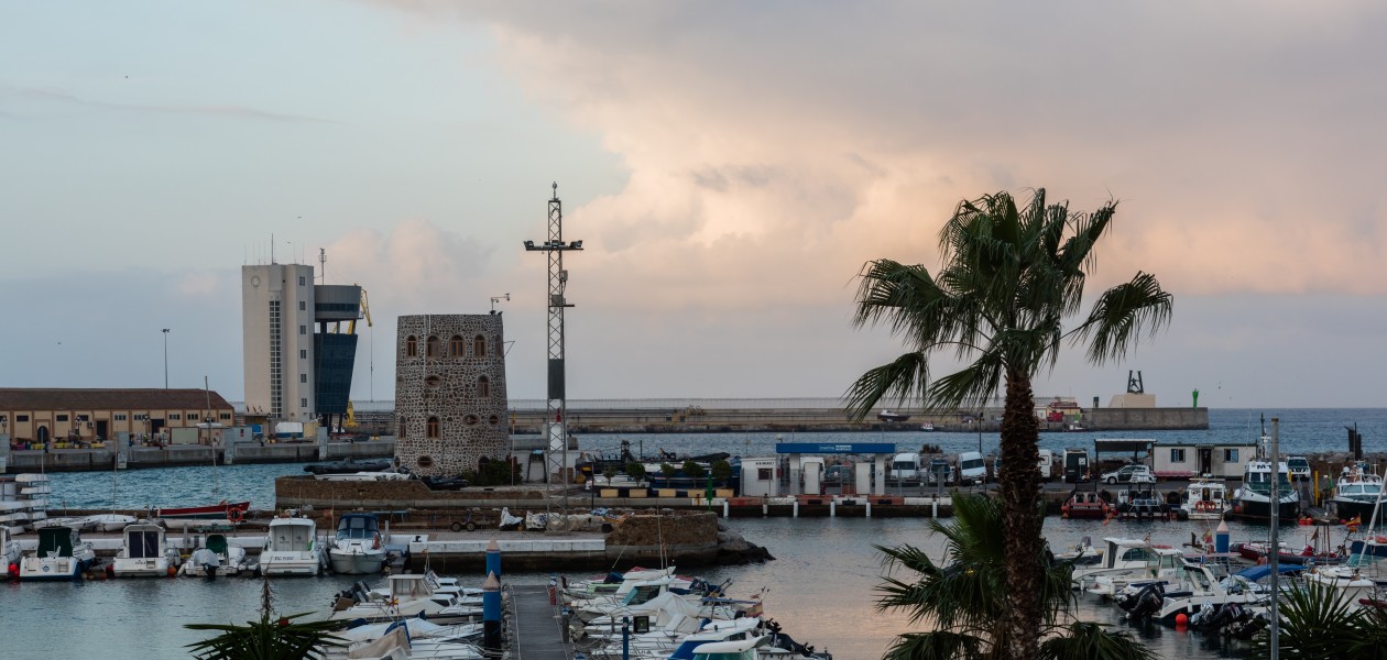 Puerto de Ceuta, España, 2015-12-10, DD 63