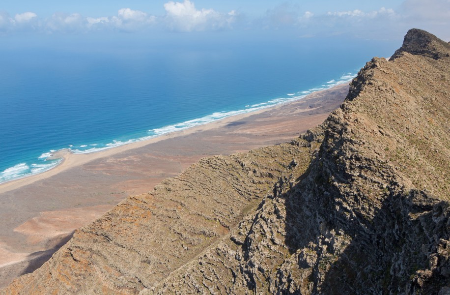 View from Pico de la Zarza 03