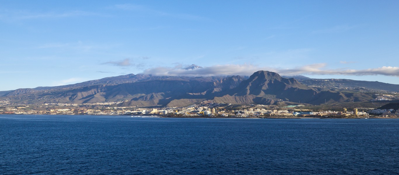 Vista de Los Cristianos, Tenerife, España, 2012-12-14, DD 02