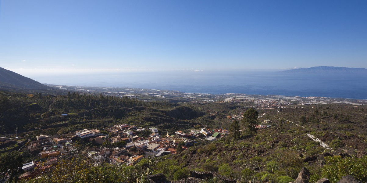 Vista de Puerto de Santiago, Santa Cruz de Tenerife, España, 2012-12-16, DD 03