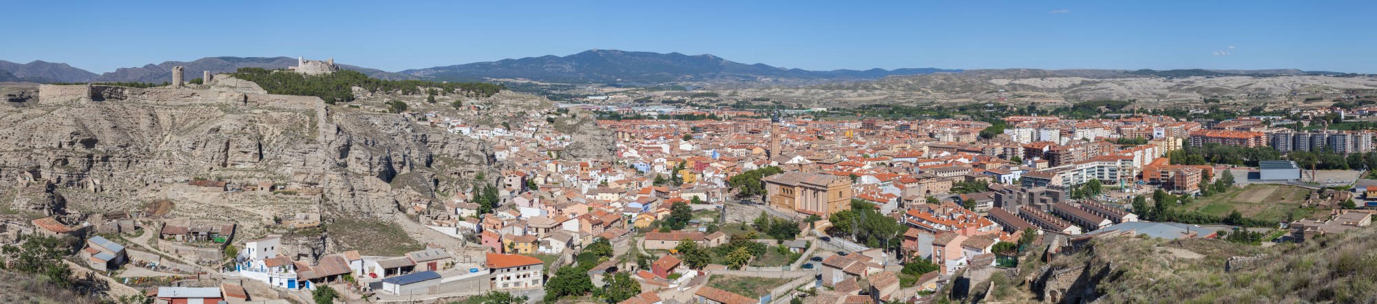 Vista panorámica de Calatayud desde San Roque, Aragón, España, 2014-07-12, DD 22-25 PAN