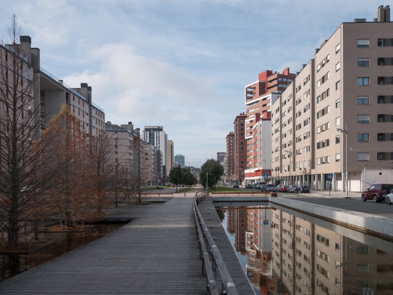 Vitoria - Salburua - Juan Carlos I 01