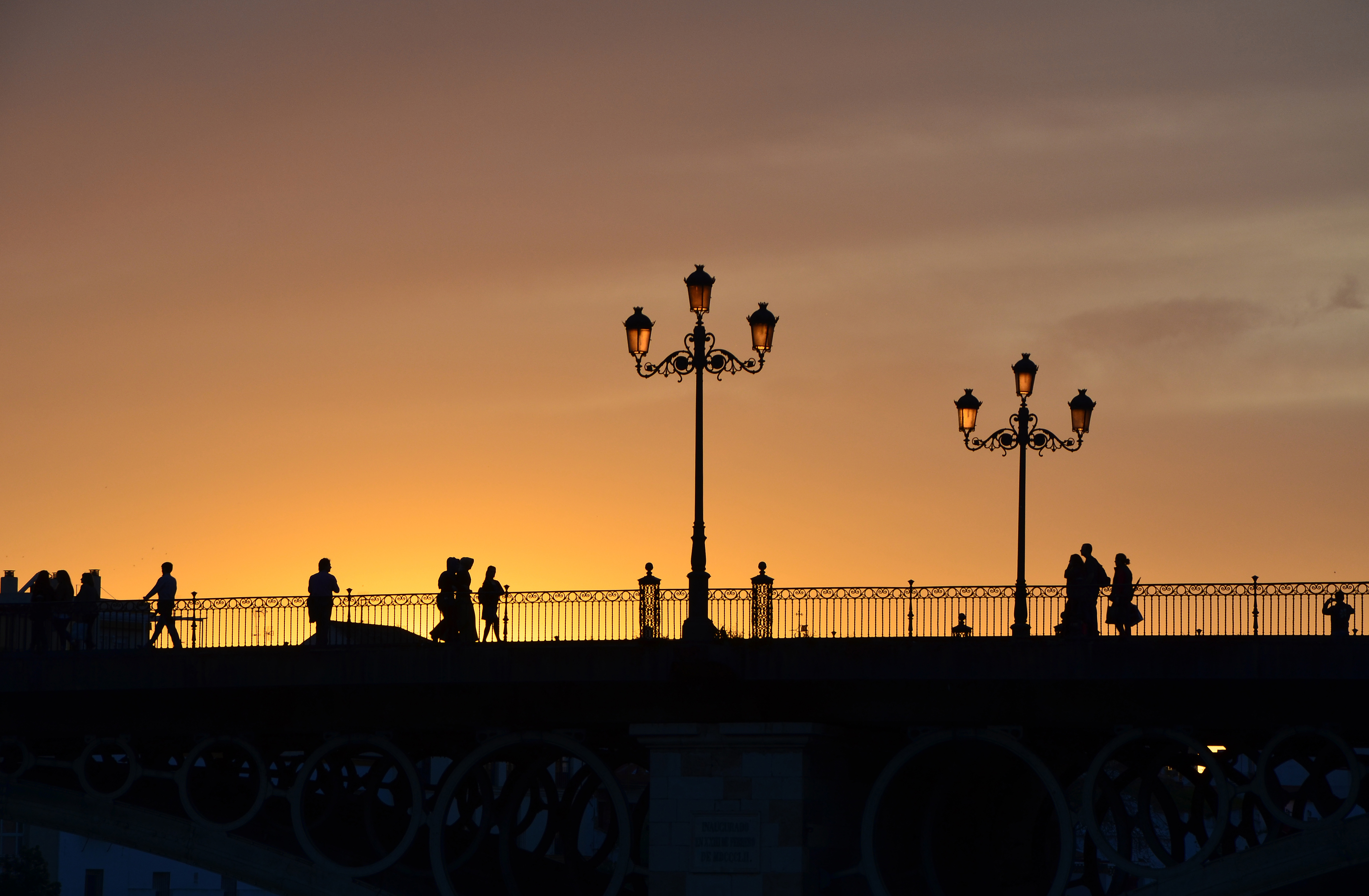 Puente de Triana anochecer
