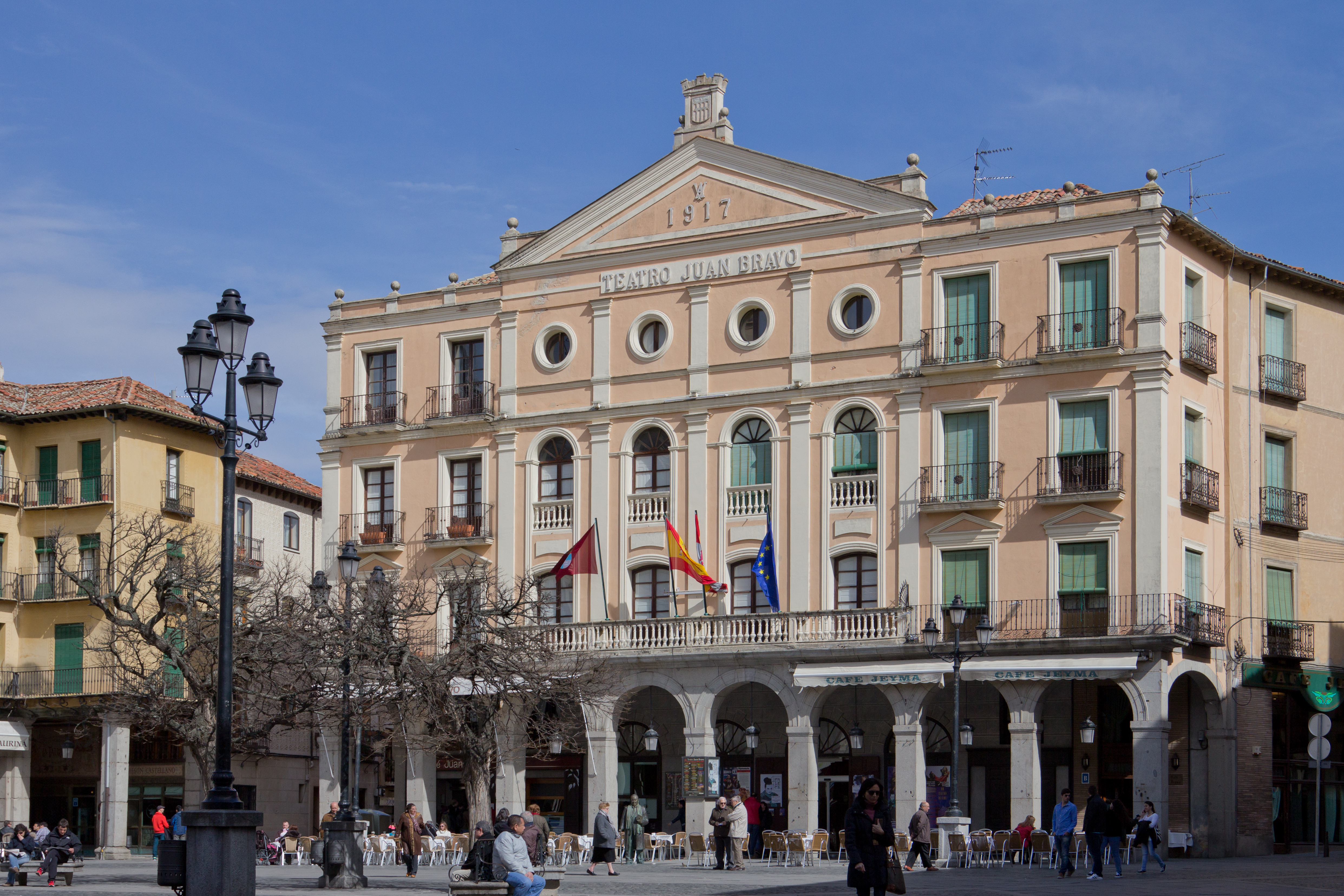 Teatro Juan Bravo - 01