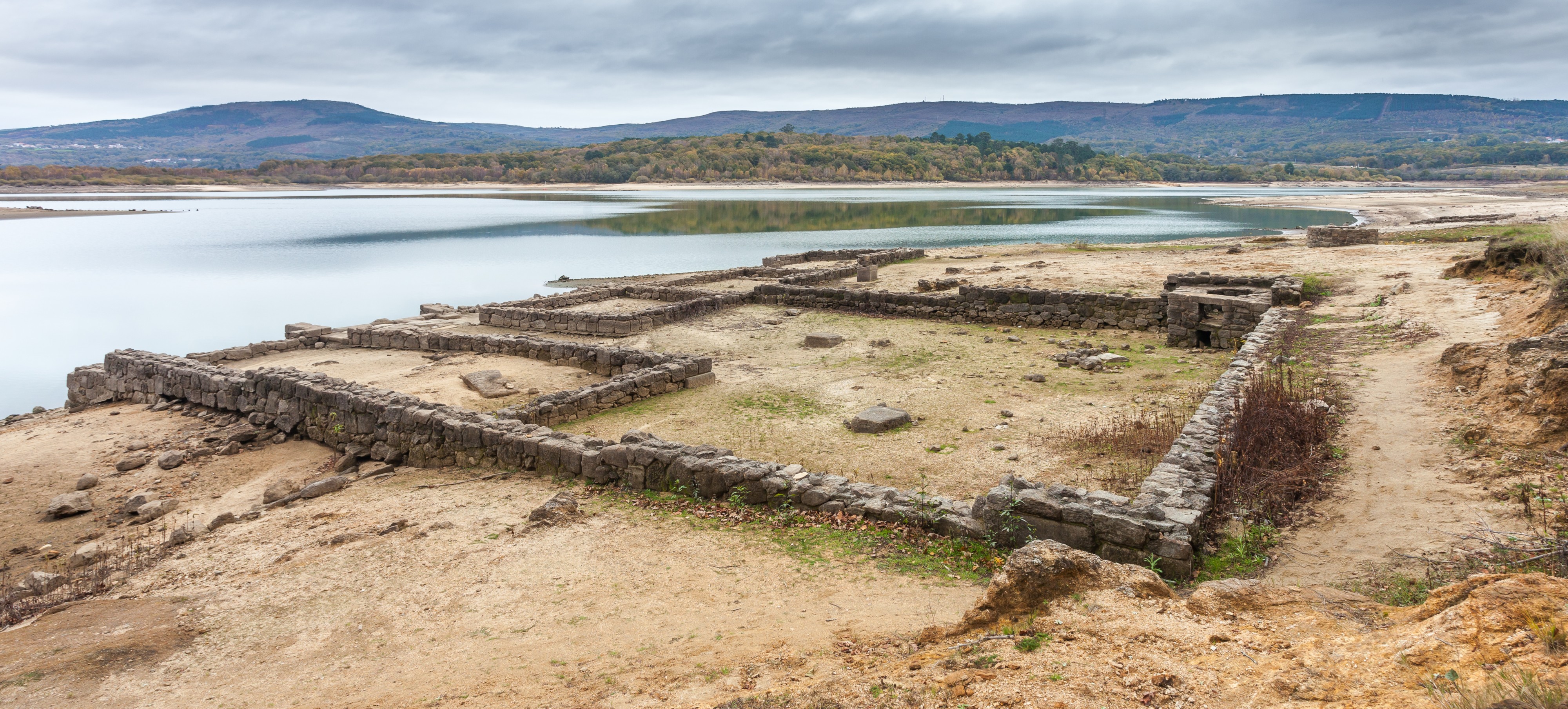 2015. Domus en ruínas. Aquis Querquennis. Bande. Galiza