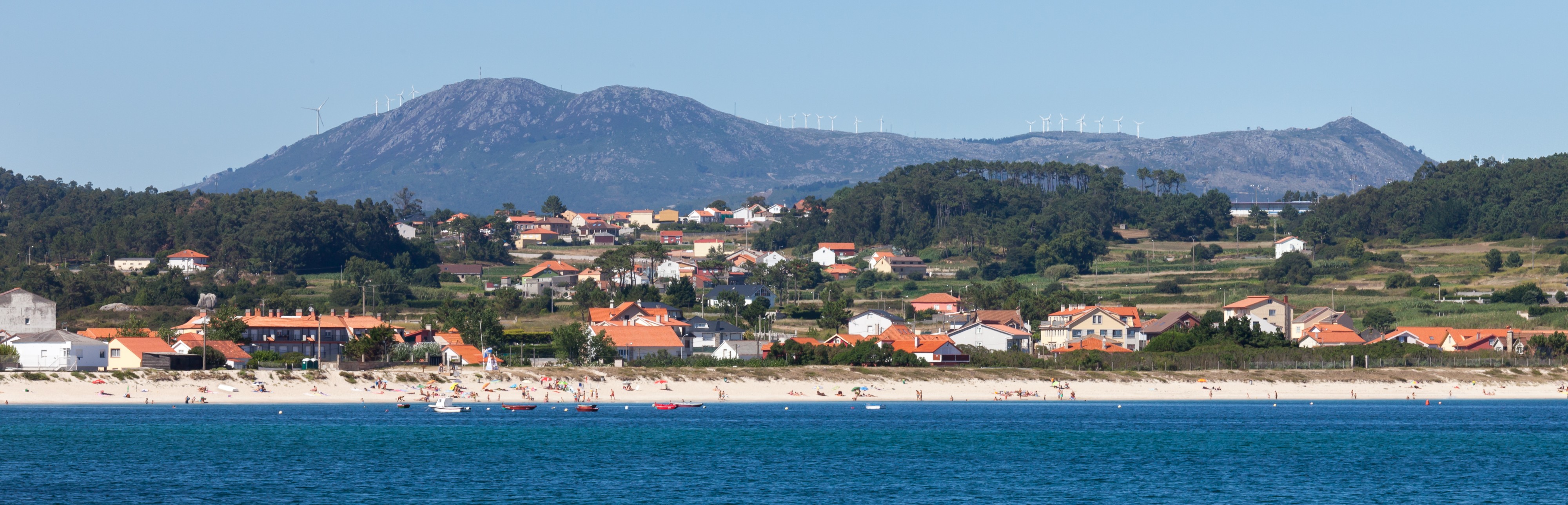 Castiñeiras e a praia do Castro. Ribeira. Galiza R44