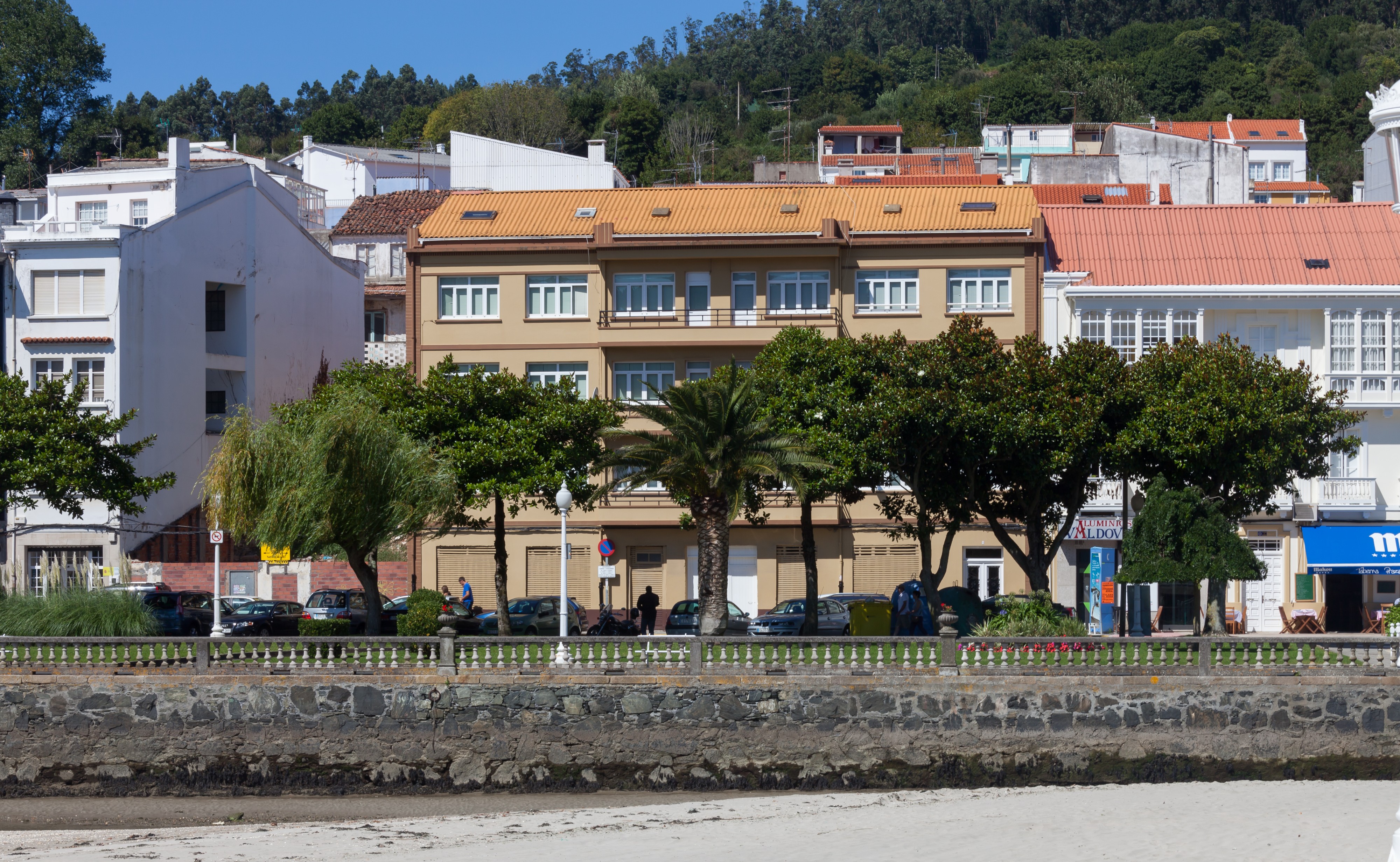Edificios residenciais en Cedeira. Galiza C07