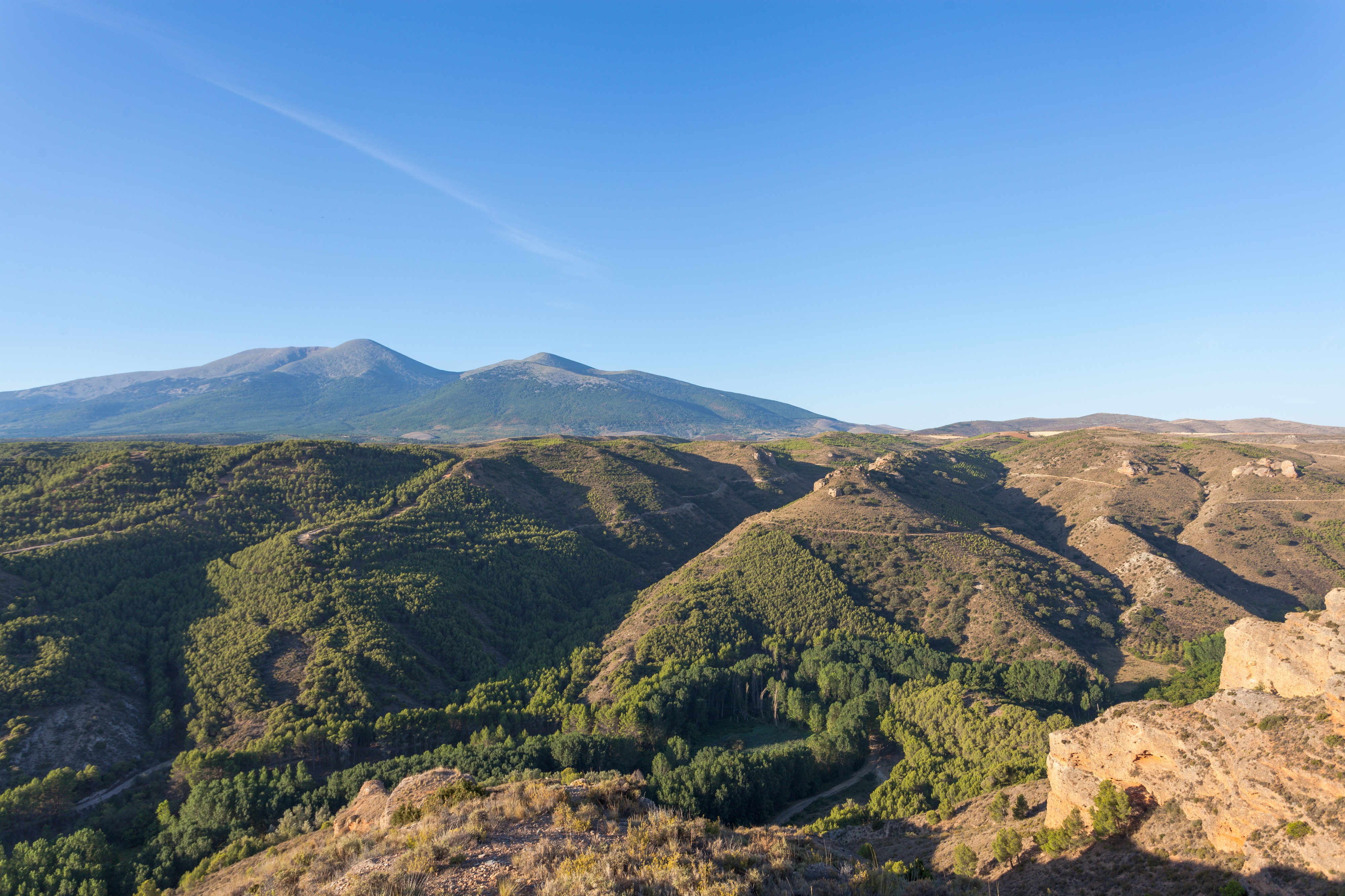 Vista del Moncayo, Ágreda, España, 2012-08-28, DD 01