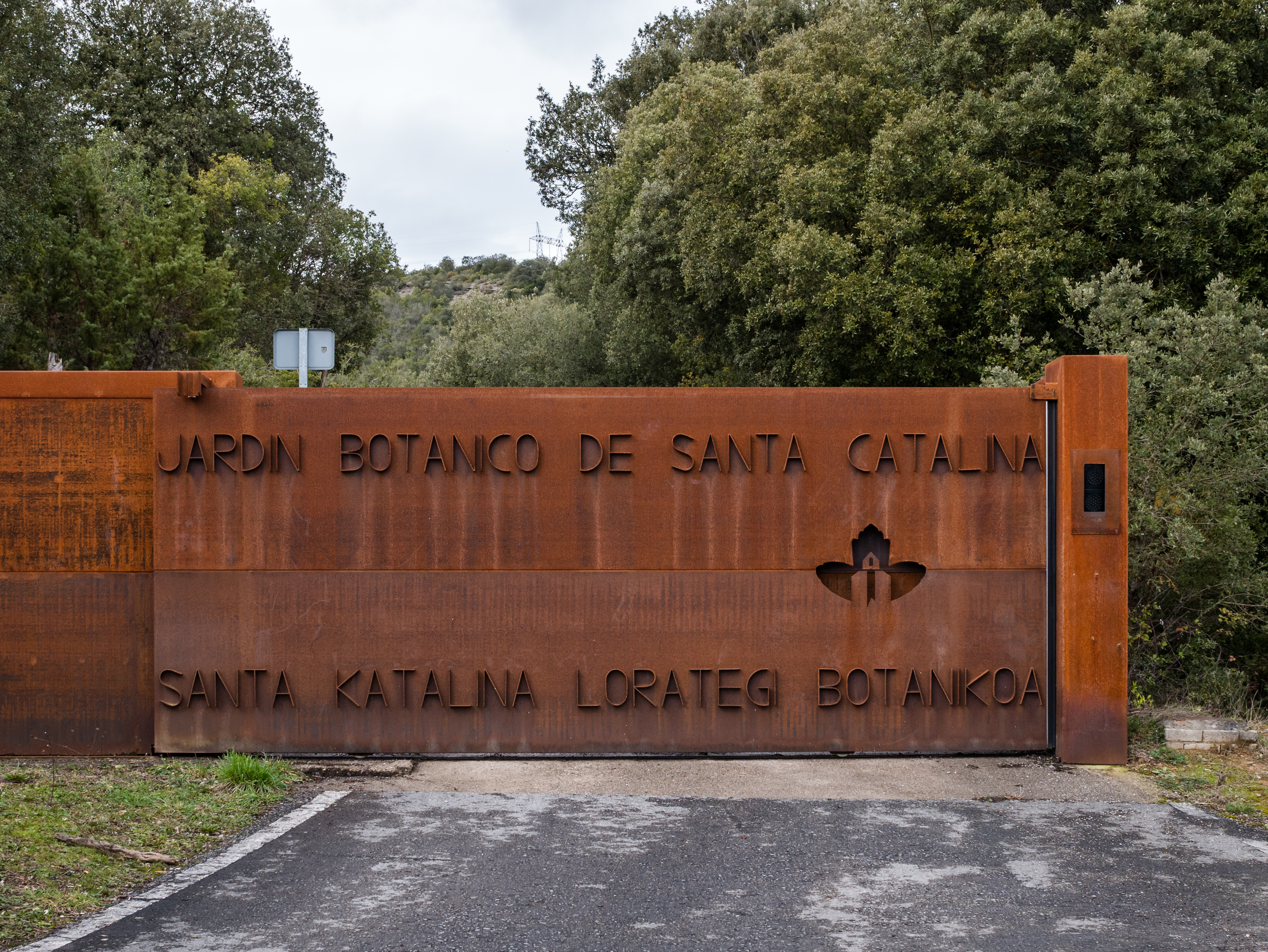 Trespuentes - Jardin Botánico Santa Catalina acceso -BT- 01