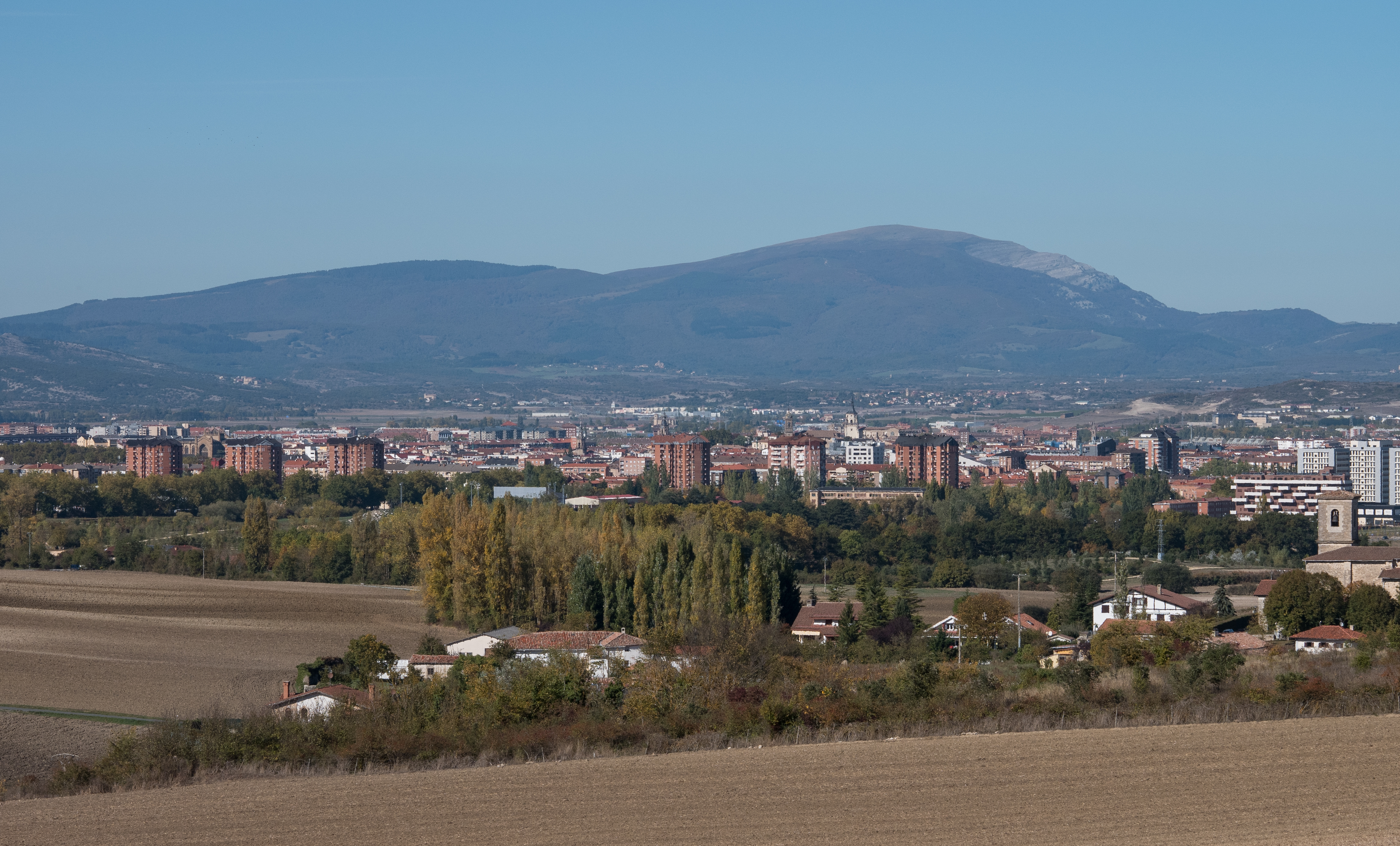 Vitoria - Vista desde Mendiola 02