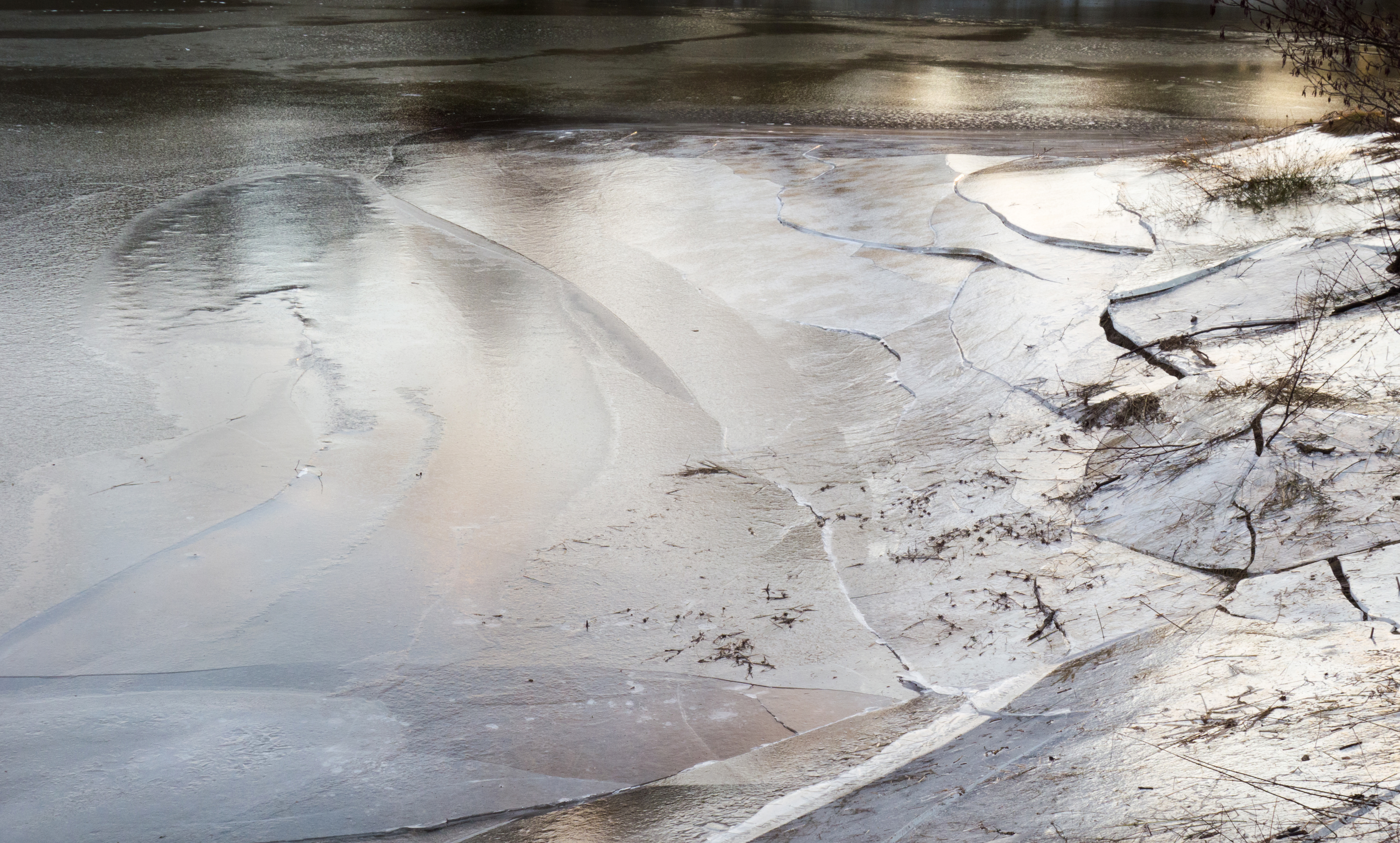 Broken ice on Holma Millpond 8