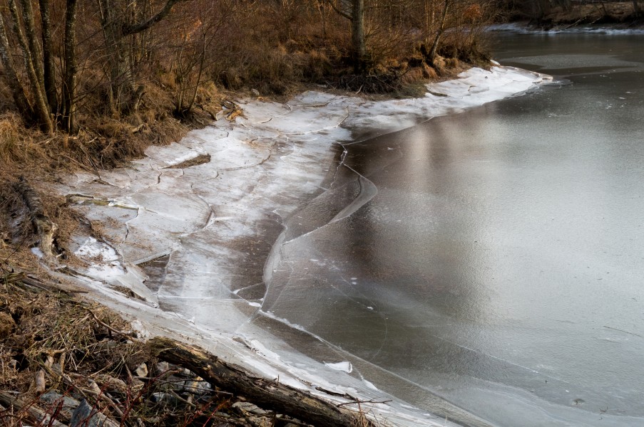 Broken ice on Holma Millpond 4