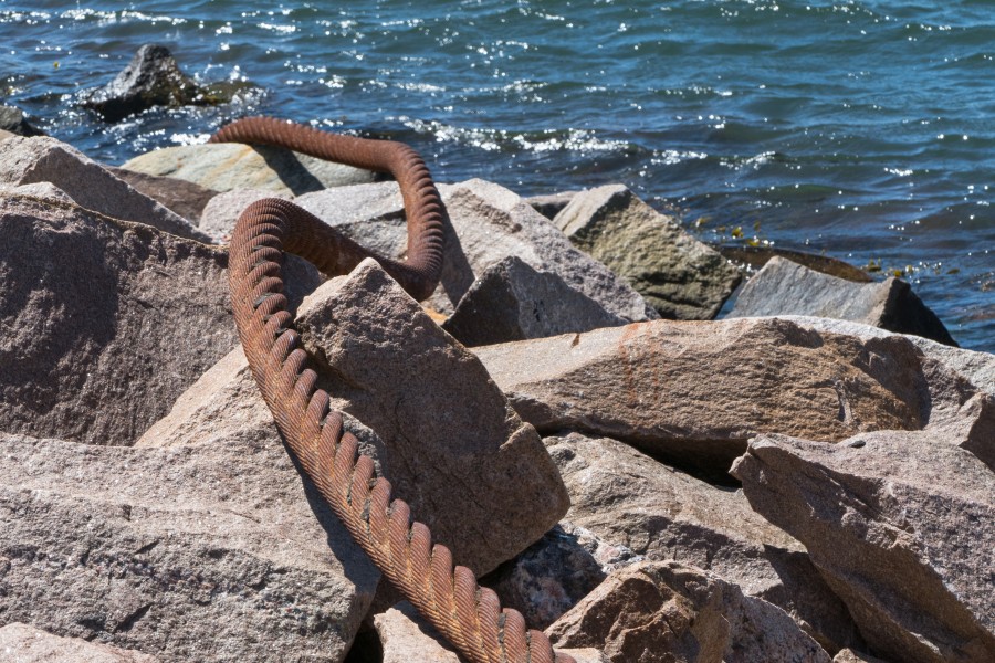 Old mooring steel wire rope at Lahälla