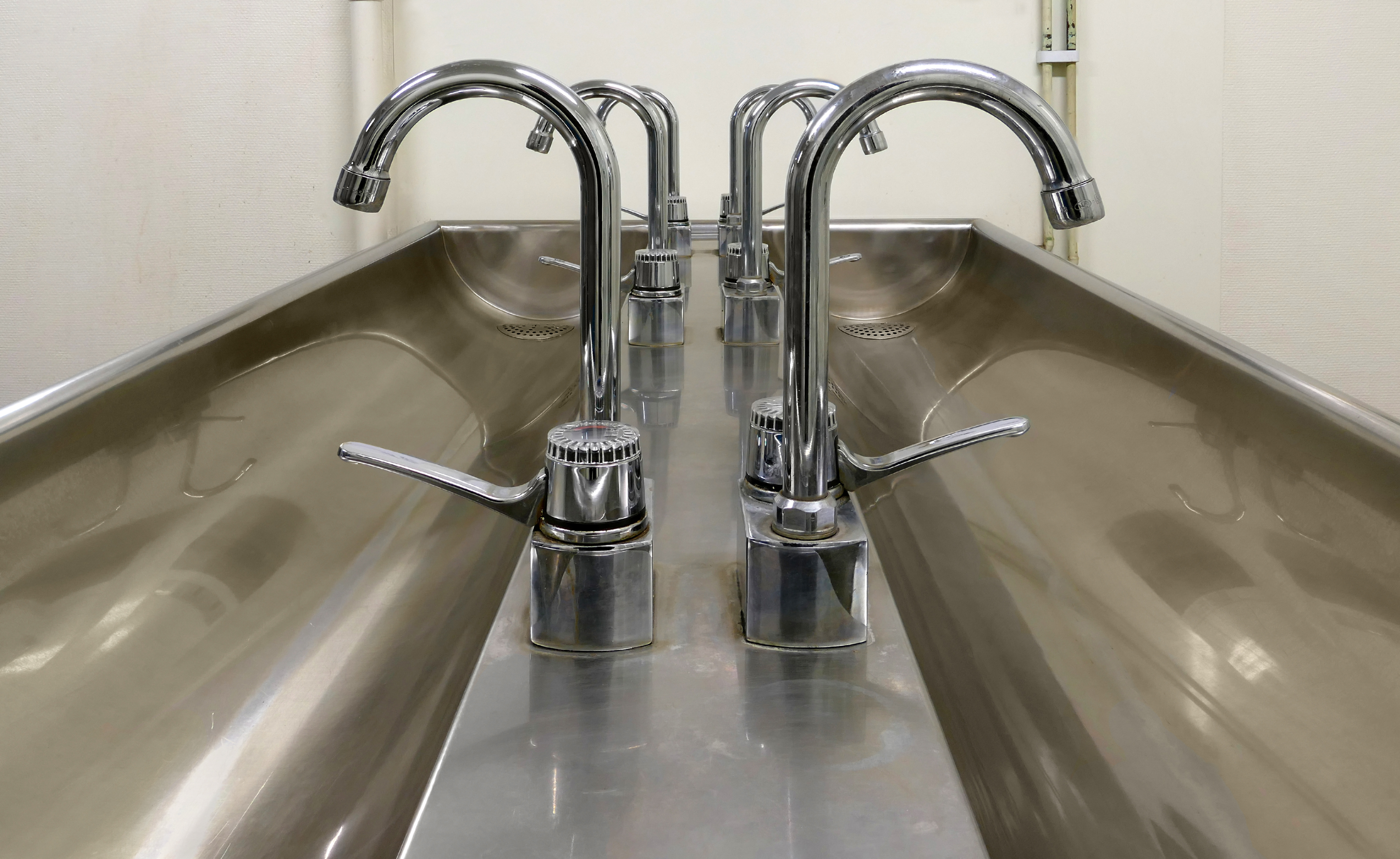 Sink and taps in the men's locker room 1