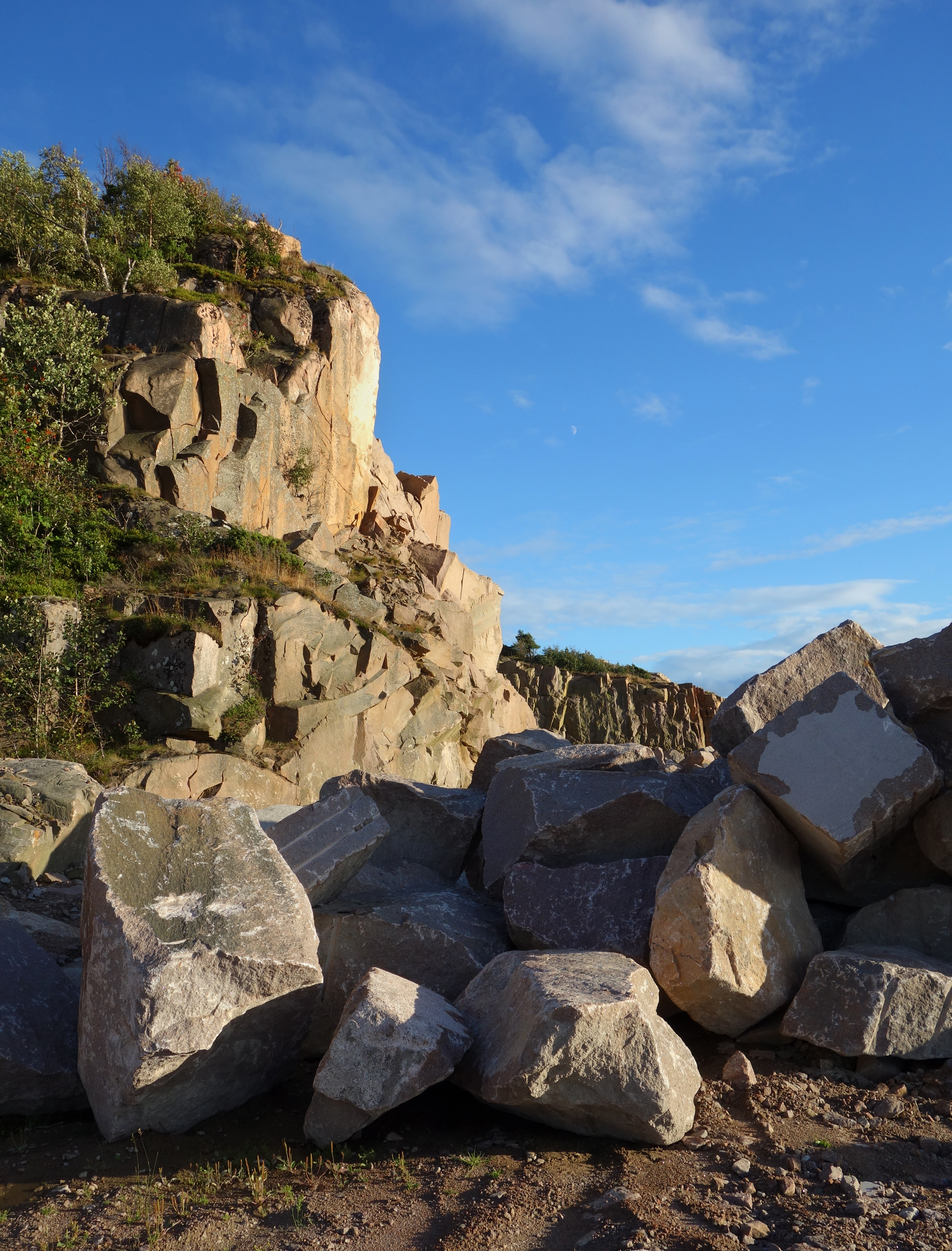 Sunset and moon at old Rixö quarry