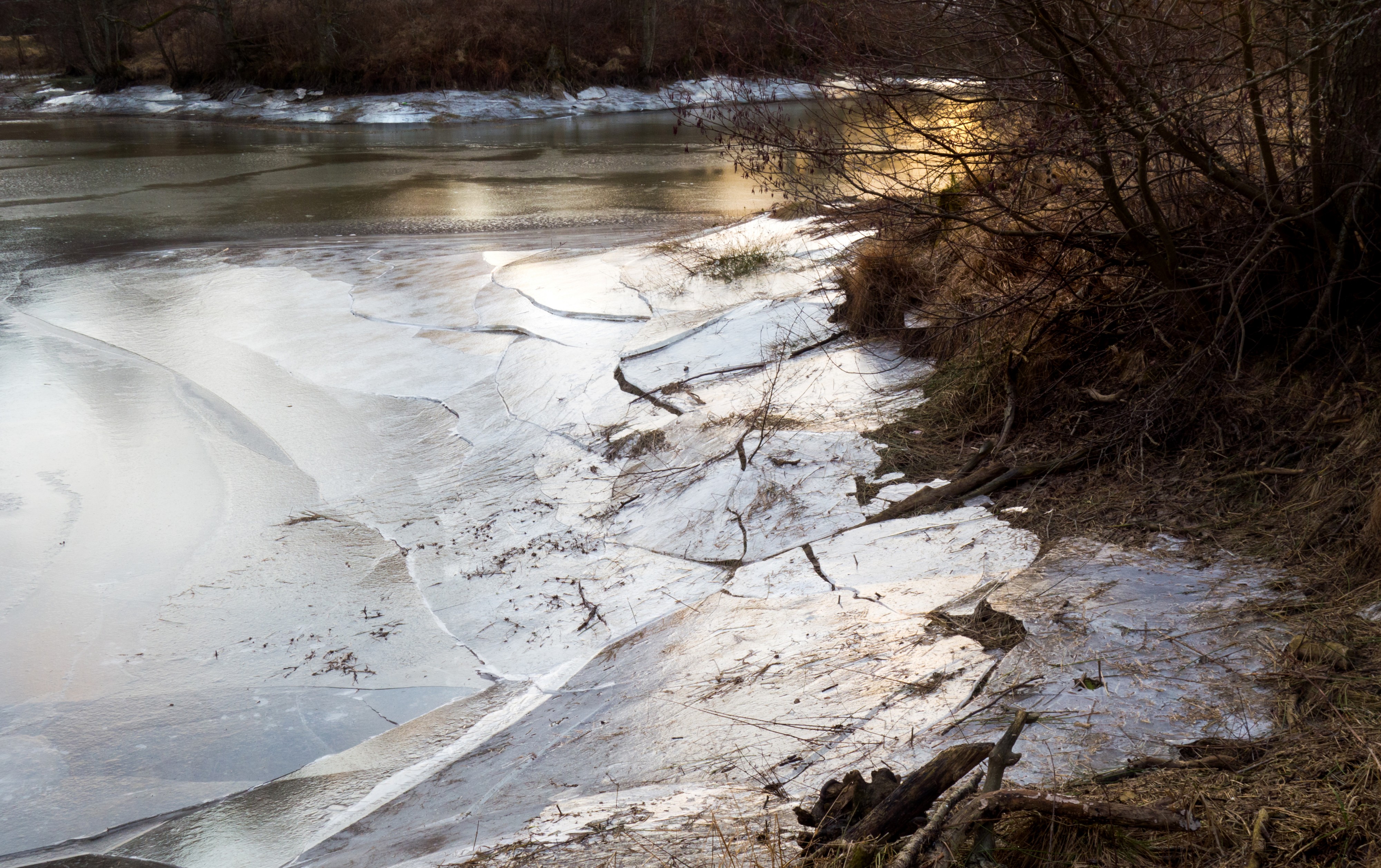 Broken ice on Holma Millpond 9