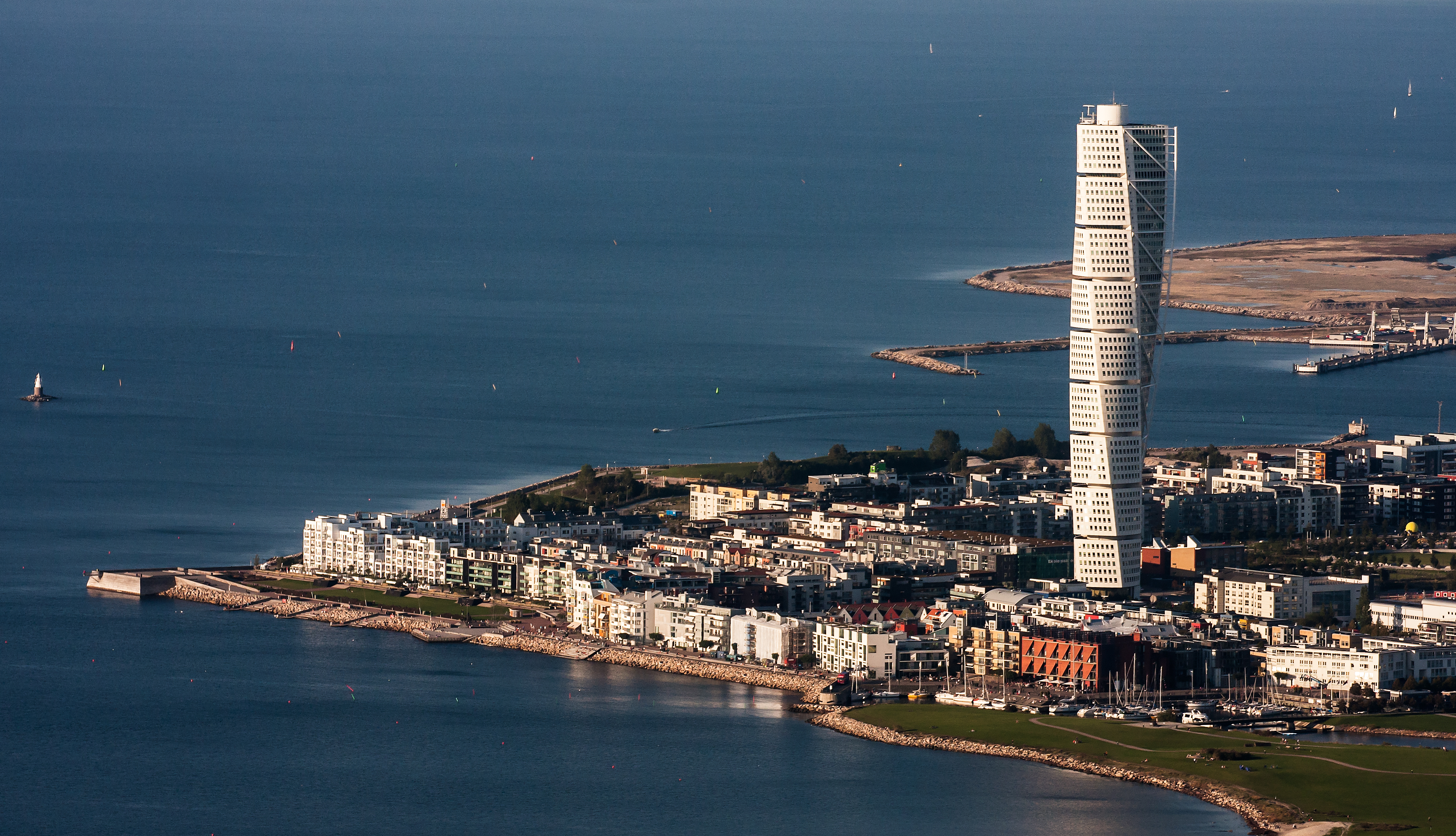 Västra hamnen–flygbild 06 september 2014