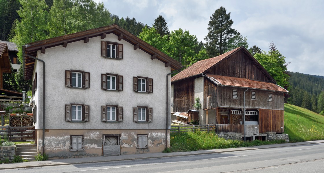 Churwalden Häuser unterhalb Lindenhof