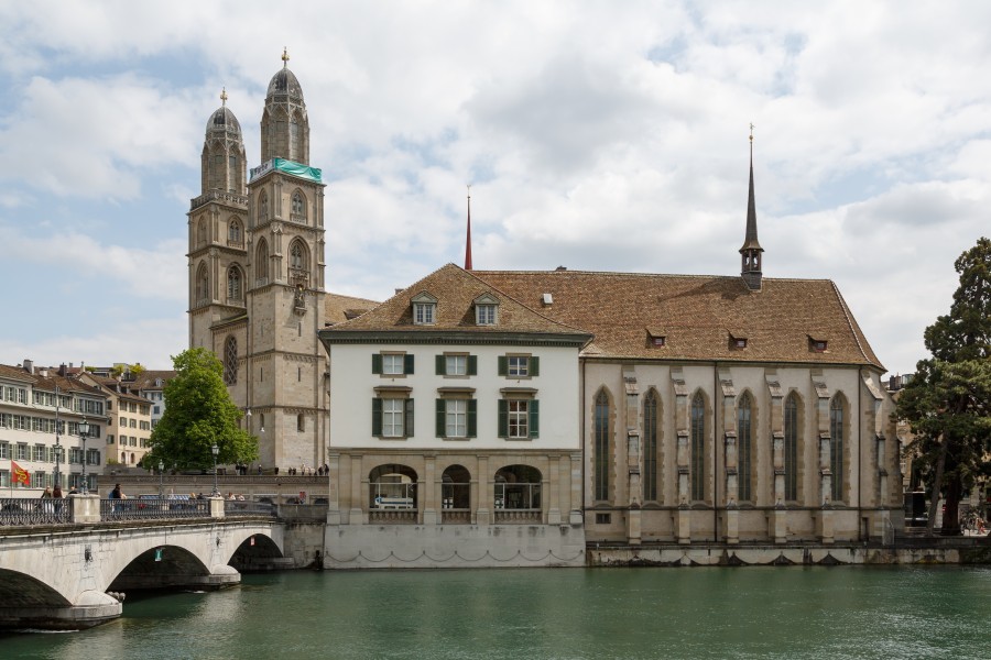 Zürich Switzerland-Helmhaus-und-Wasserkriche-01