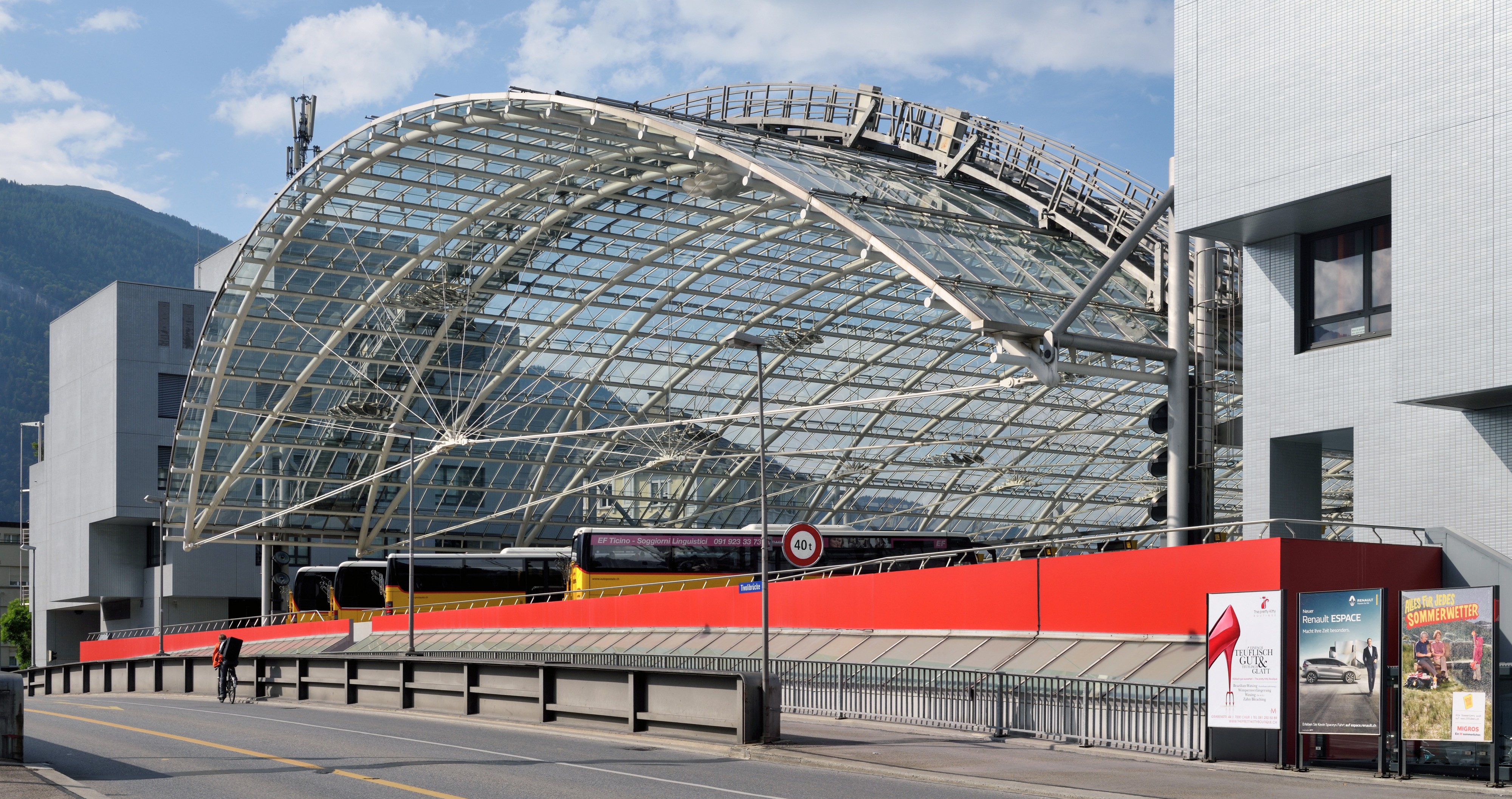 Chur Busbahnhof ext 2015 wide