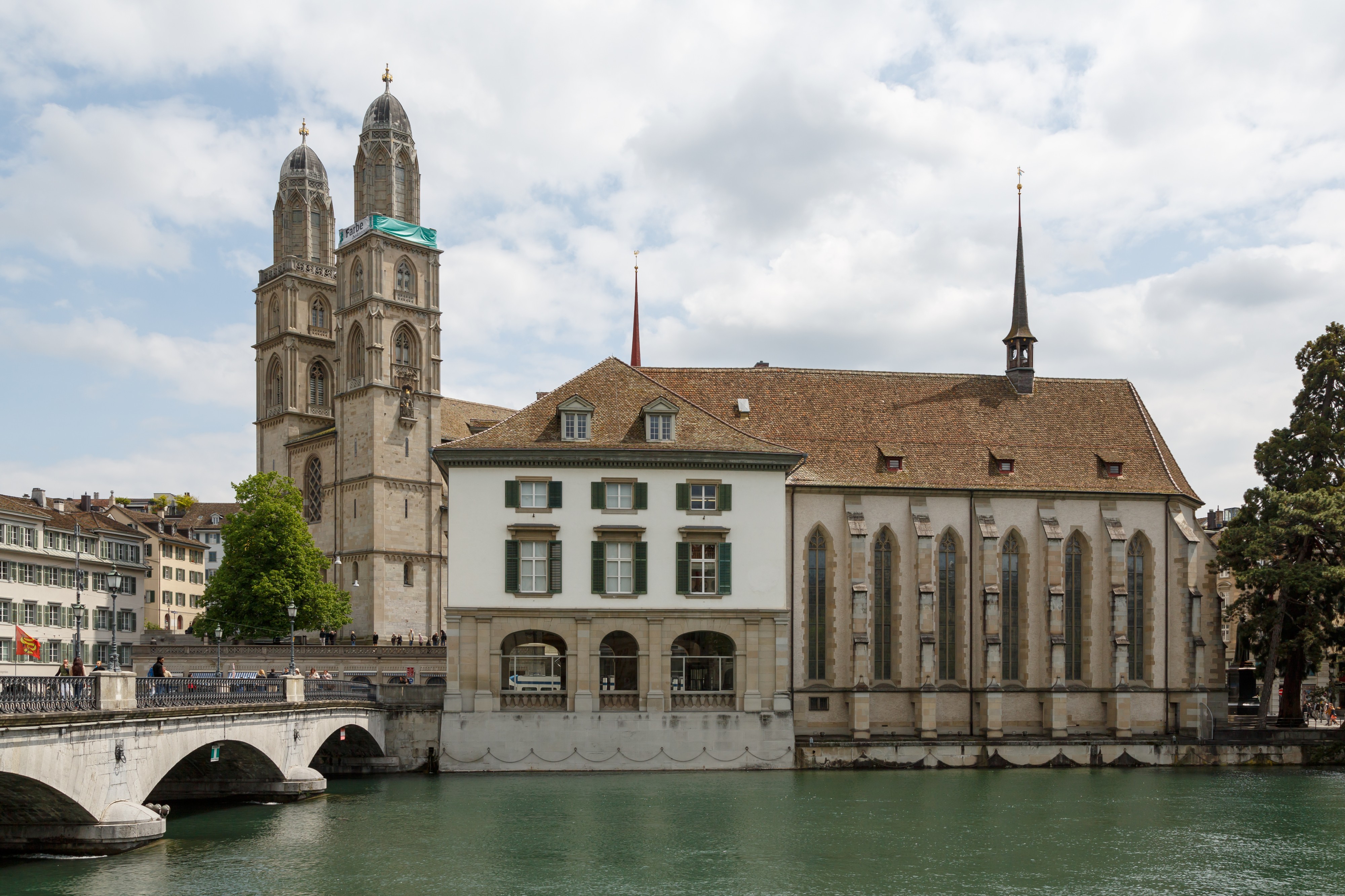 Zürich Switzerland-Helmhaus-und-Wasserkriche-01