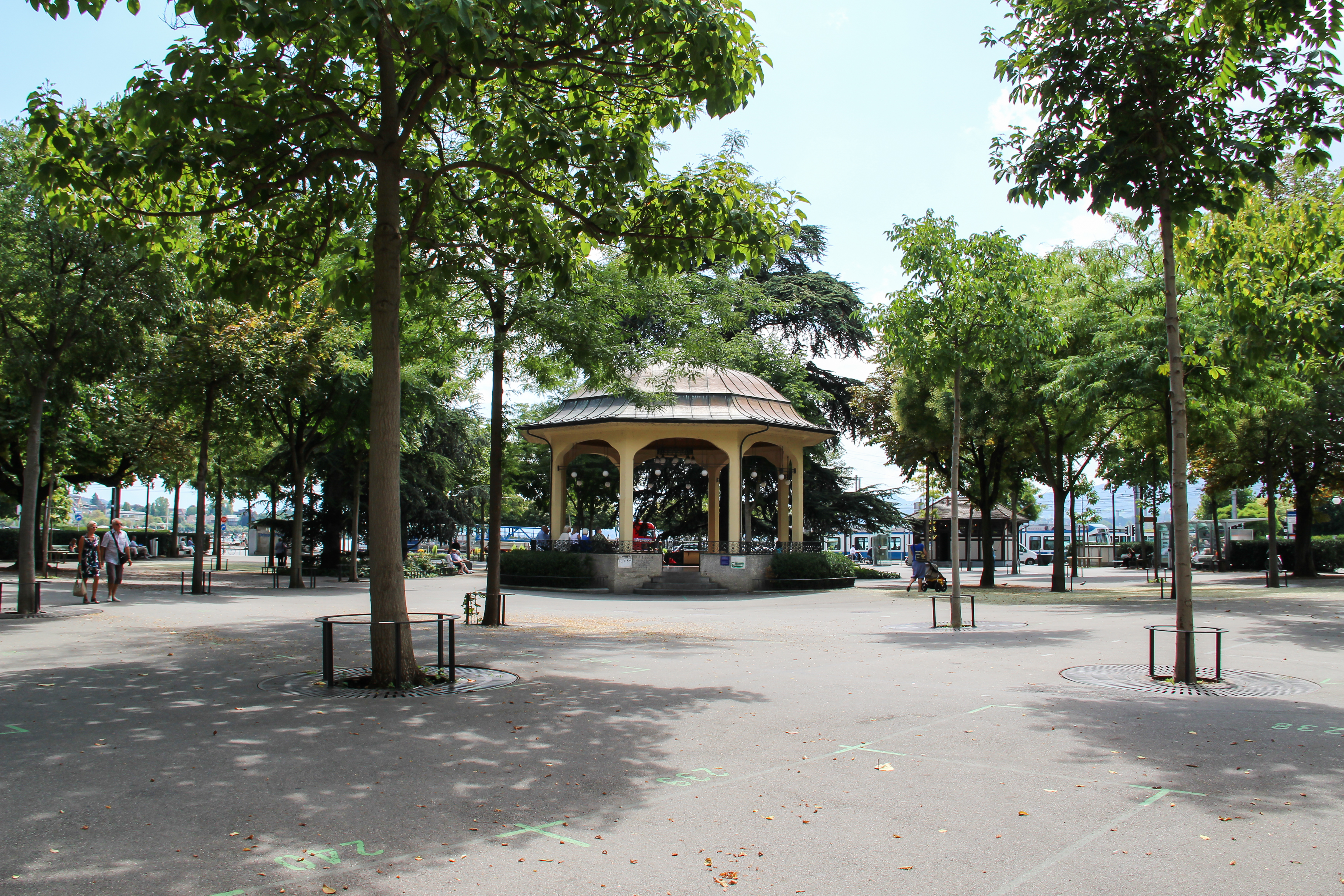 Zürich (Schweiz), Bürkliplatz -- 2011 -- 11