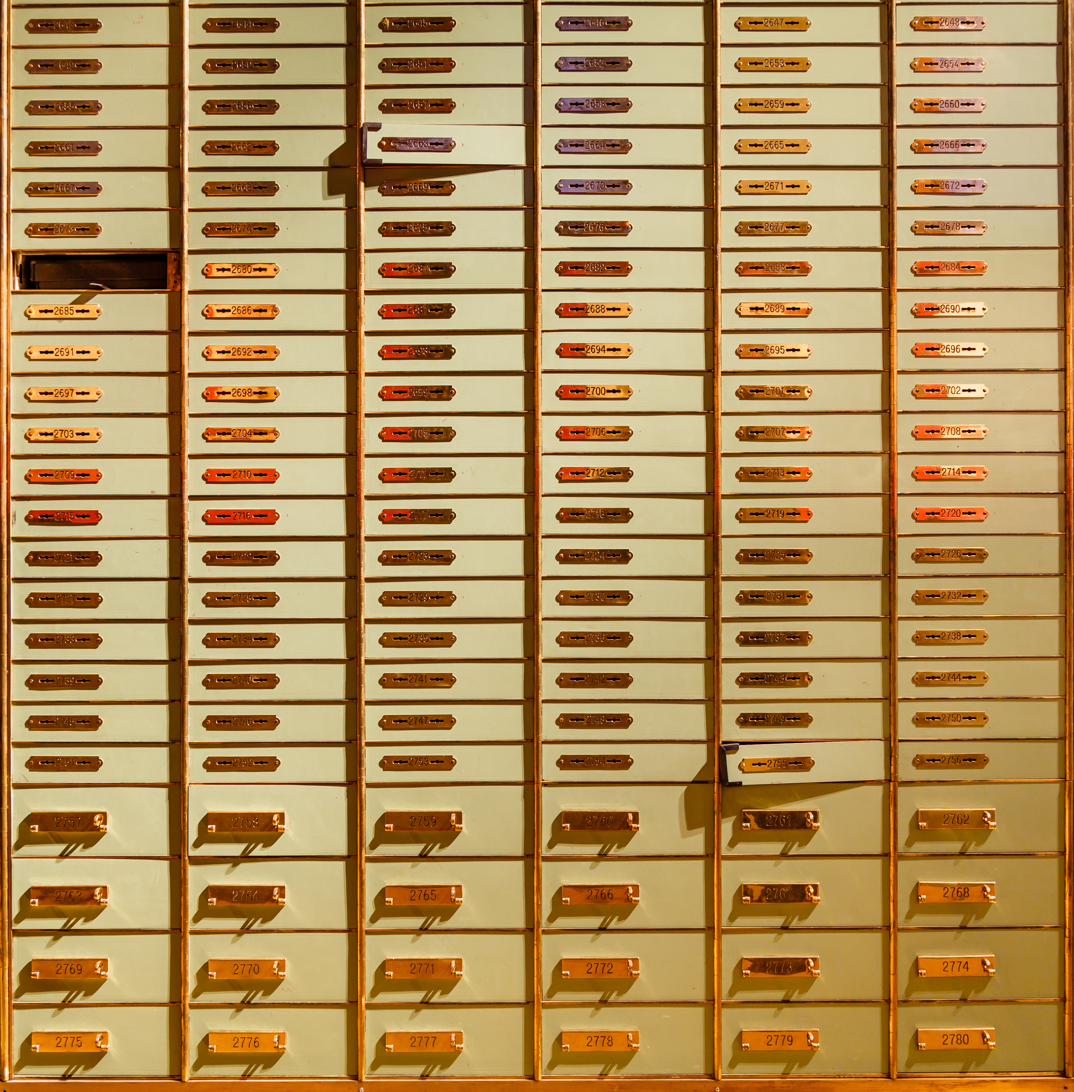 Zürich Switzerland-Safe-deposit-boxes-01