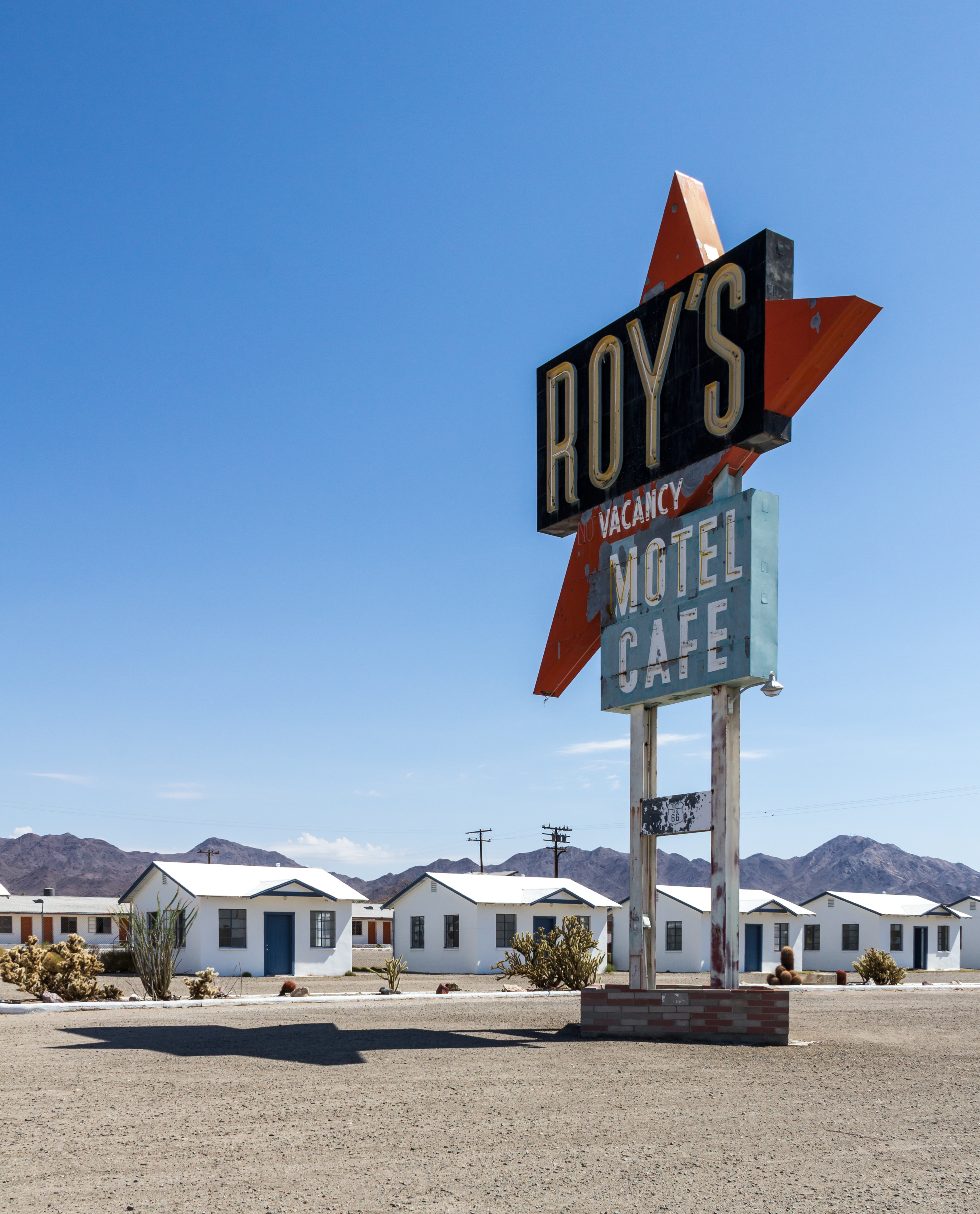 Amboy (California, USA) -- 2012 -- 5703