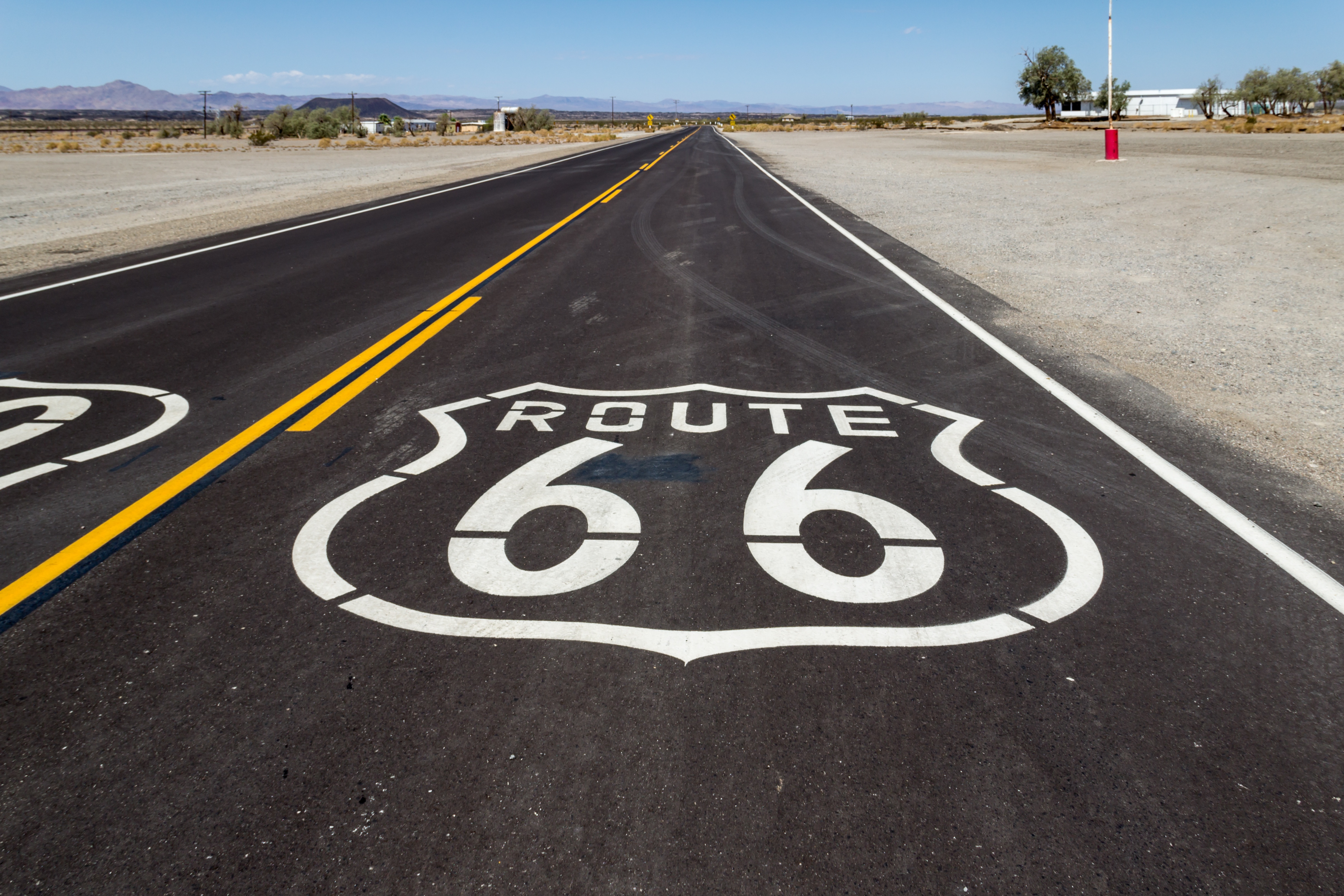 Amboy (California, USA) -- 2012 -- 5704