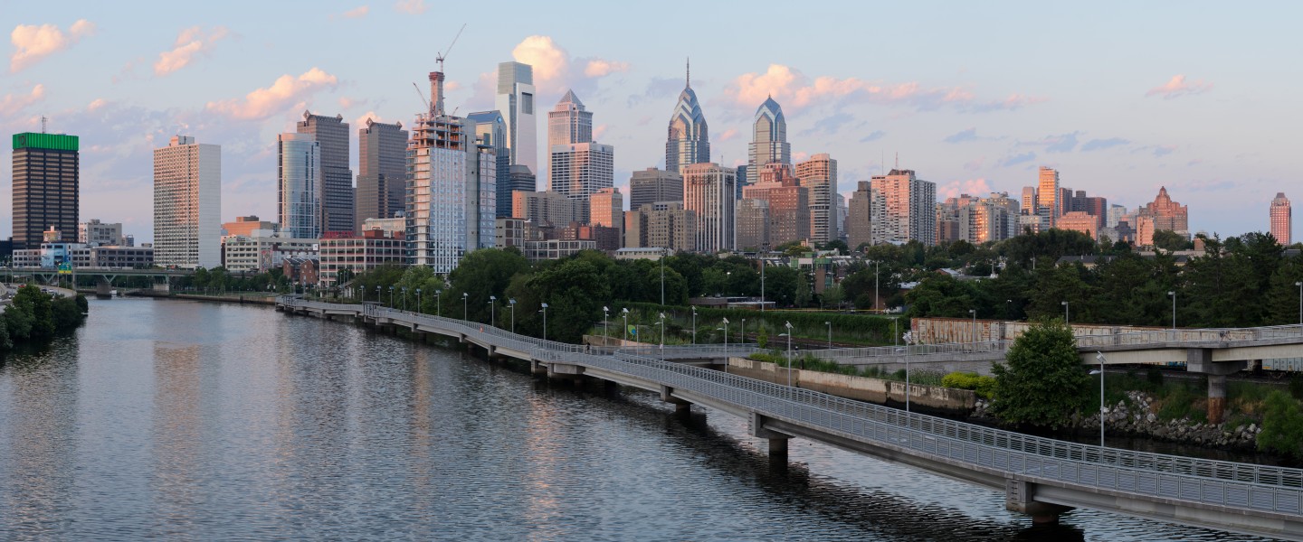 Philadelphia from South Street Bridge July 2016 panorama 2